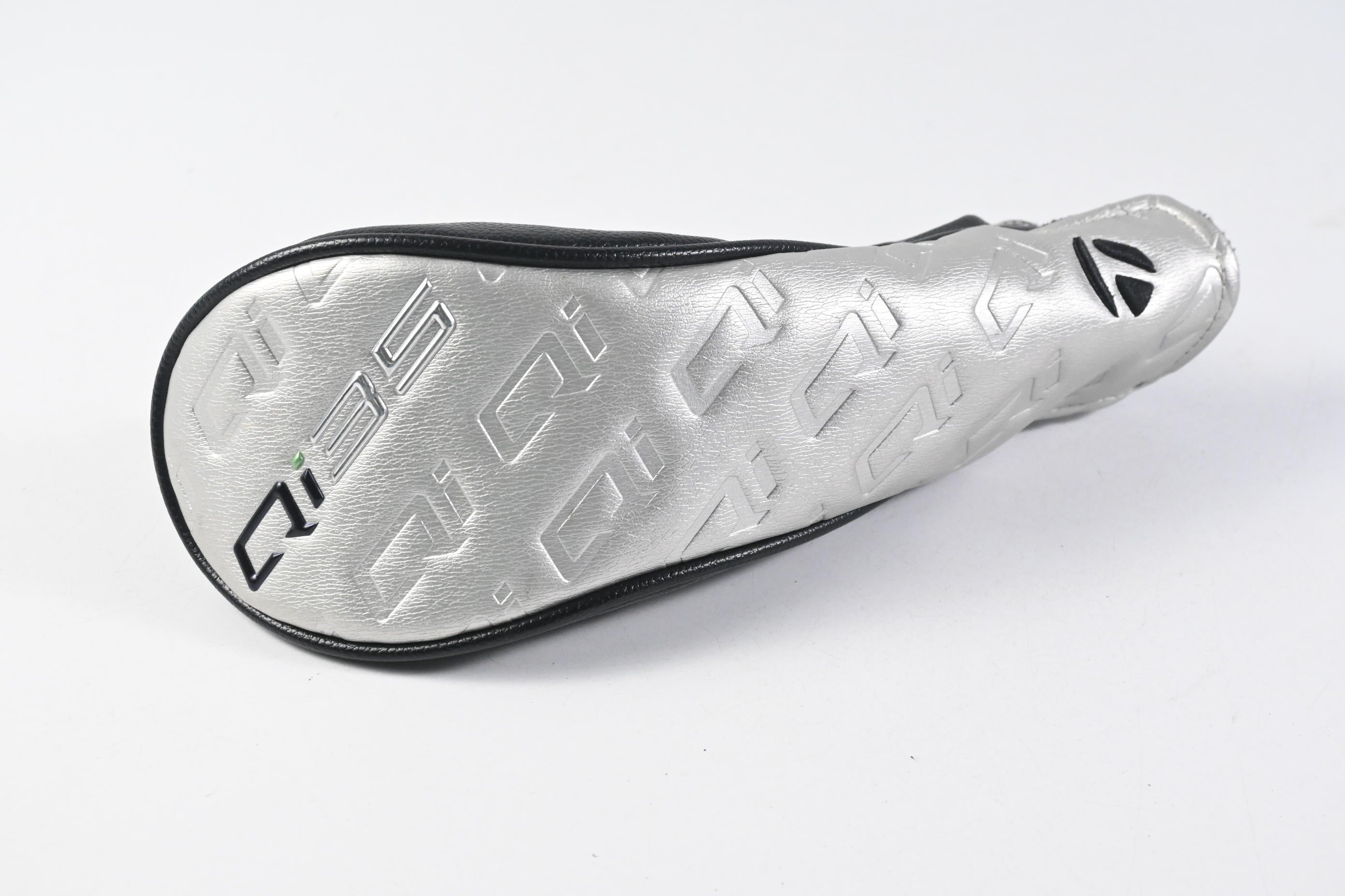 Taylormade Qi35 #3 Hybrid / 19 Degree / X-Flex Kai'li Dark Waves Blue 95 Shaft