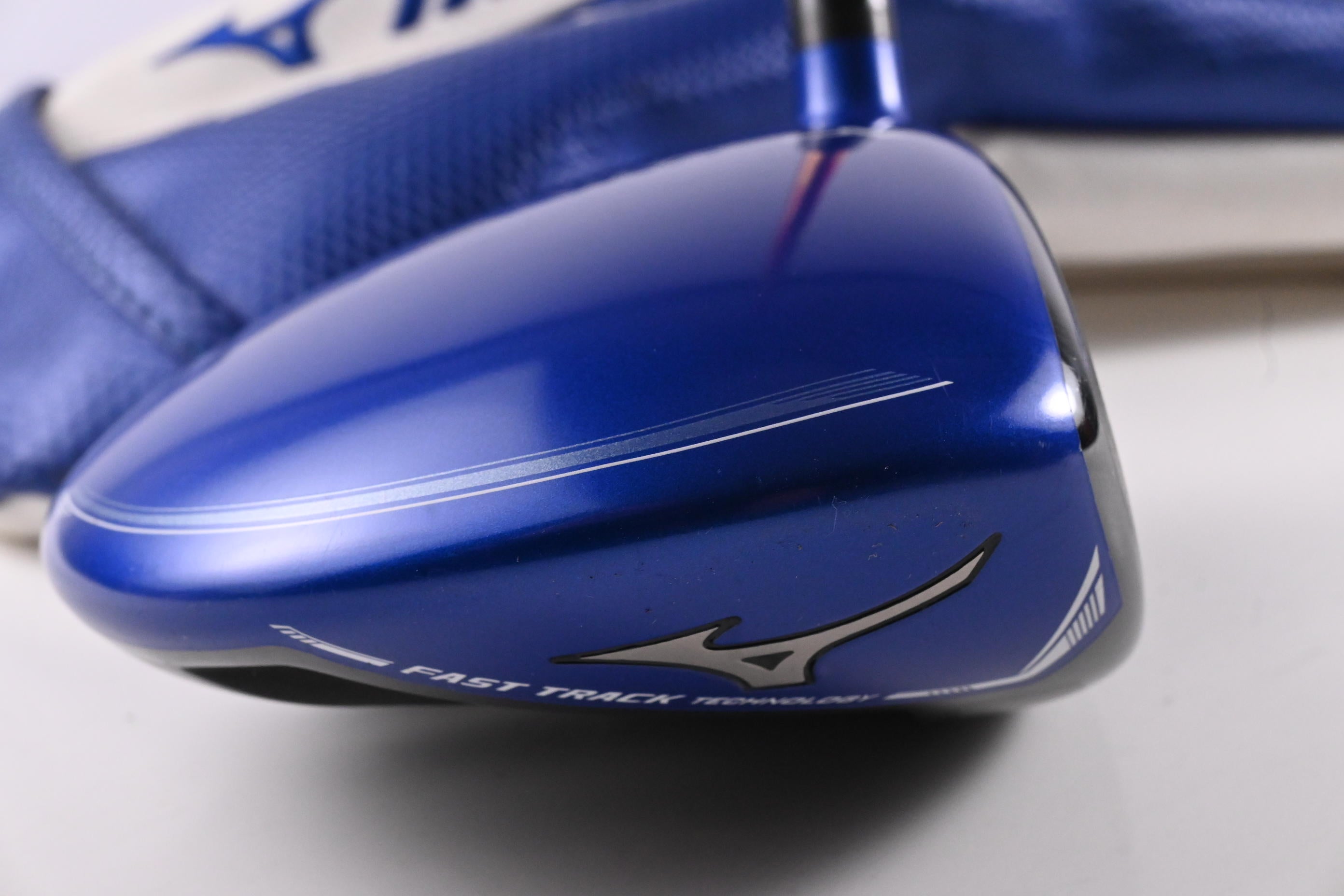 Mizuno JPX 900 Driver / 8.5-10.5 Degree / Regular Flex Fujikura Speeder 569