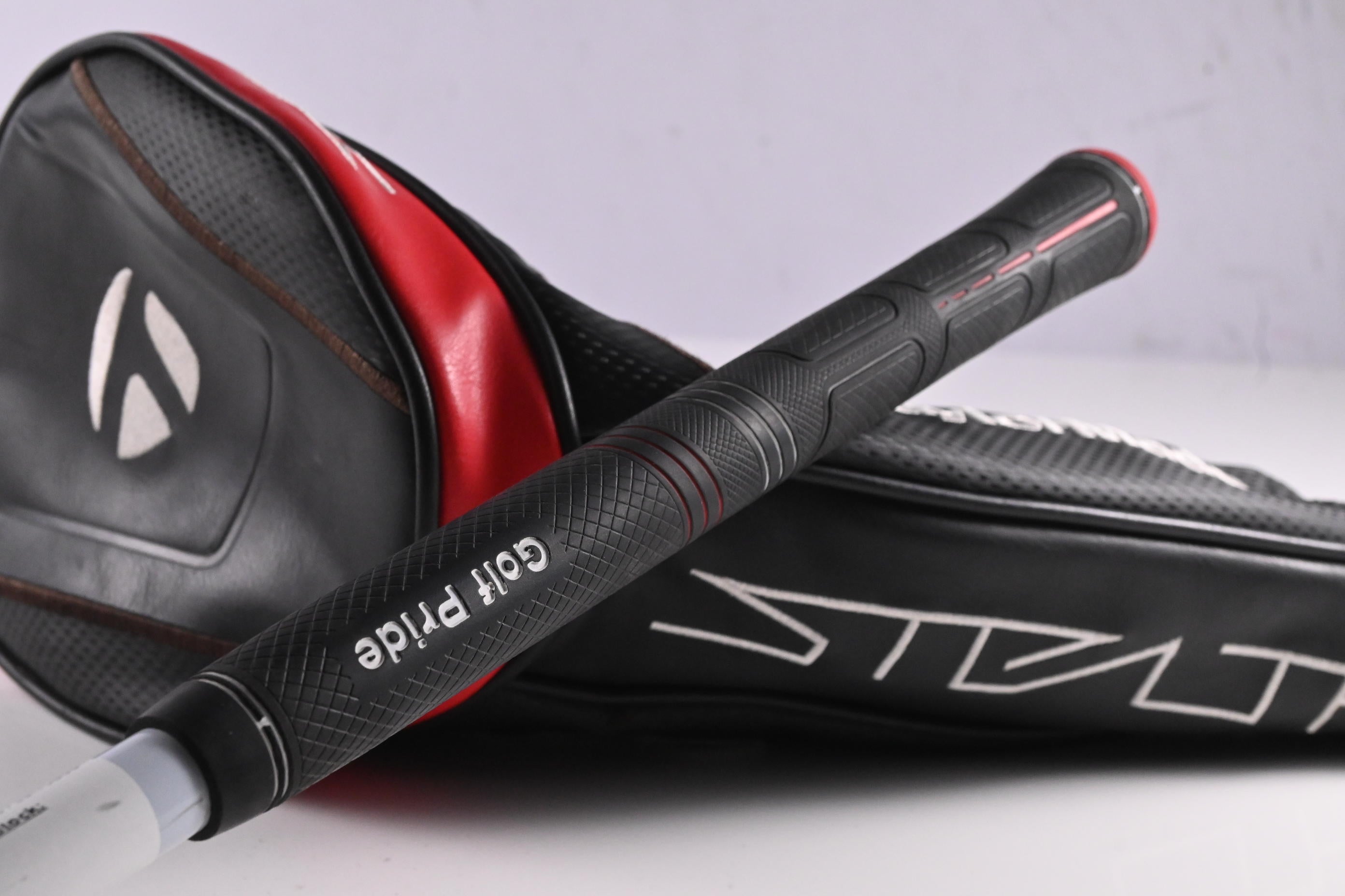 Taylormade Stealth HD Driver / 10.5 Degree / Regular Flex Speeder 45 Shaft