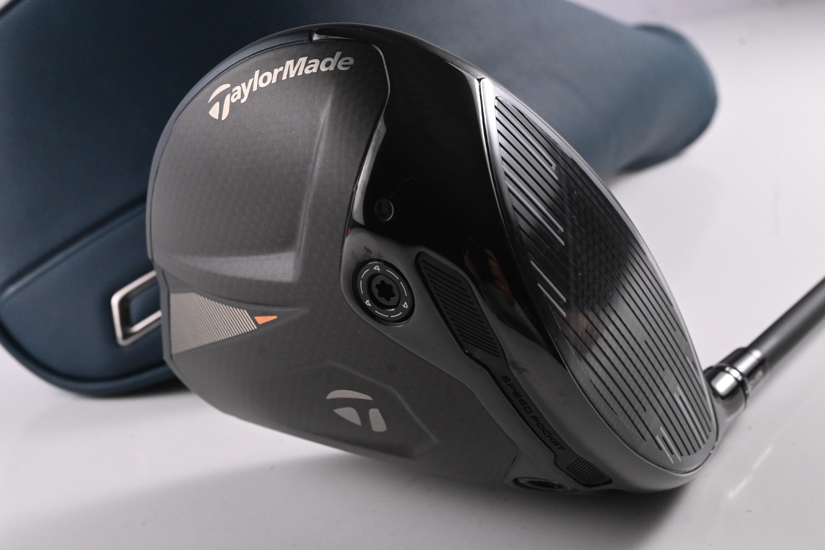 Taylormade Qi4D Driver / 10.5 Degree / Regular Flex Reax Blue 50 Shaft