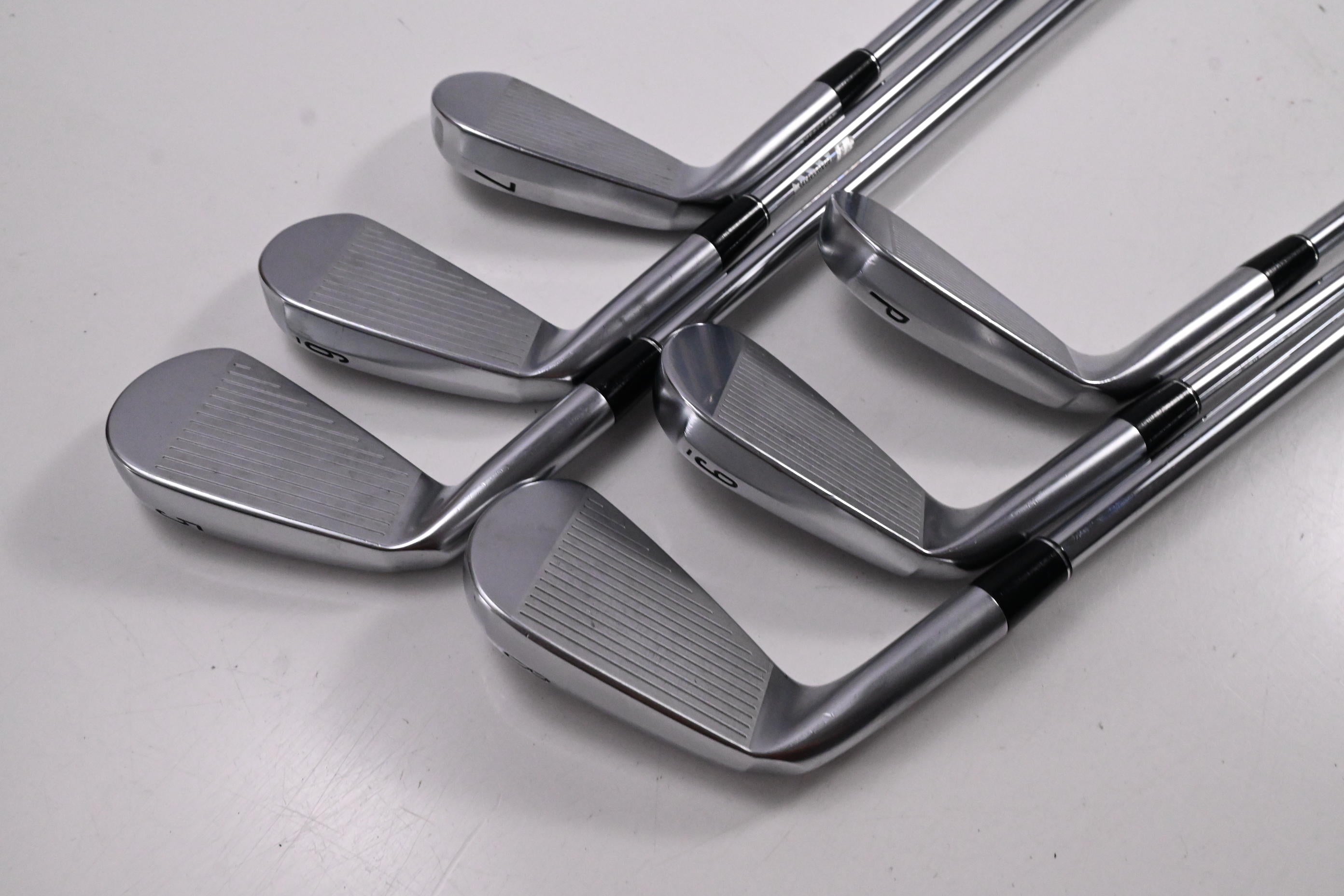 Srixon ZXi7 Irons / 5-PW / Regular Flex Dynamic Gold MID 100 S300 Shafts