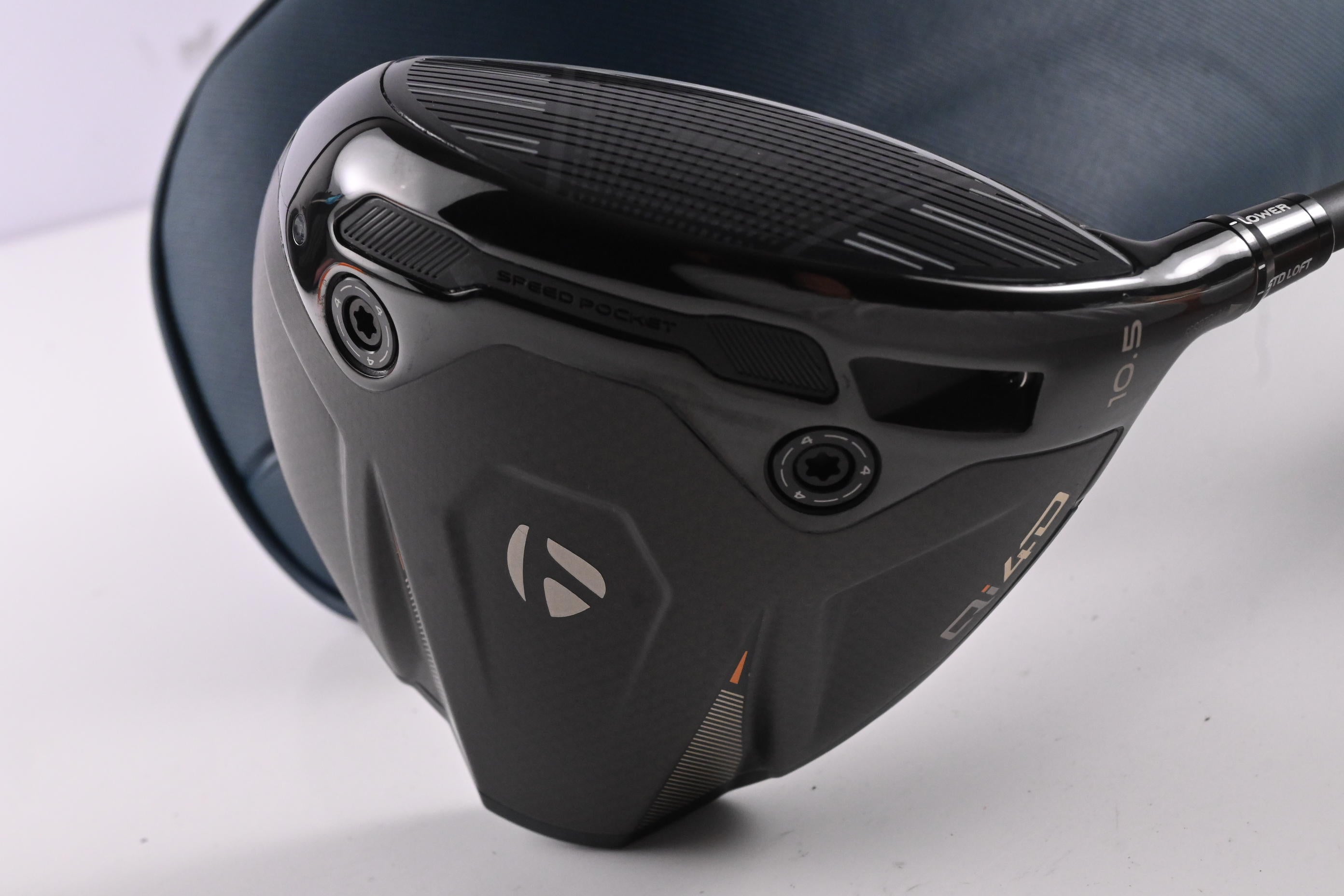 Taylormade Qi4D Driver / 10.5 Degree / Regular Flex Reax Blue 50 Shaft