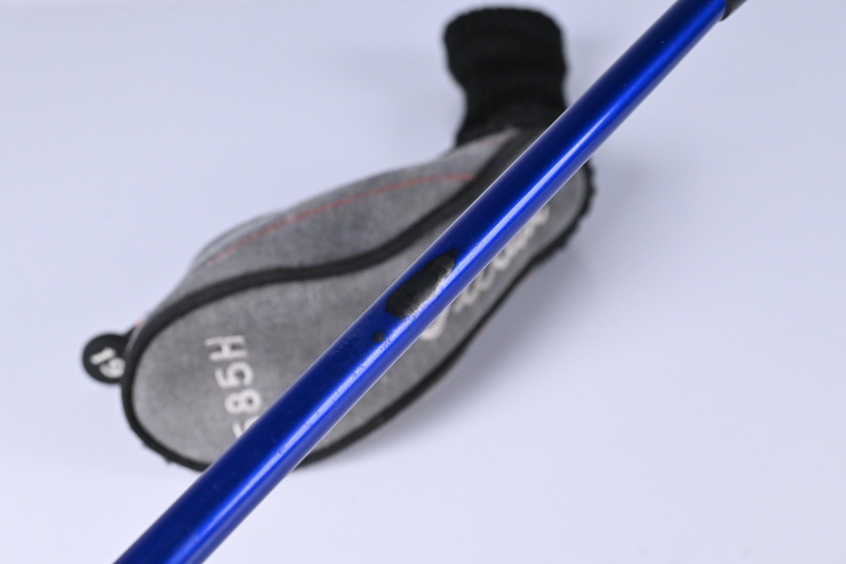 Titleist 585.H #3 Hybrid / 19 Degree / Stiff Flex Graphite Design YS 85 Shaft