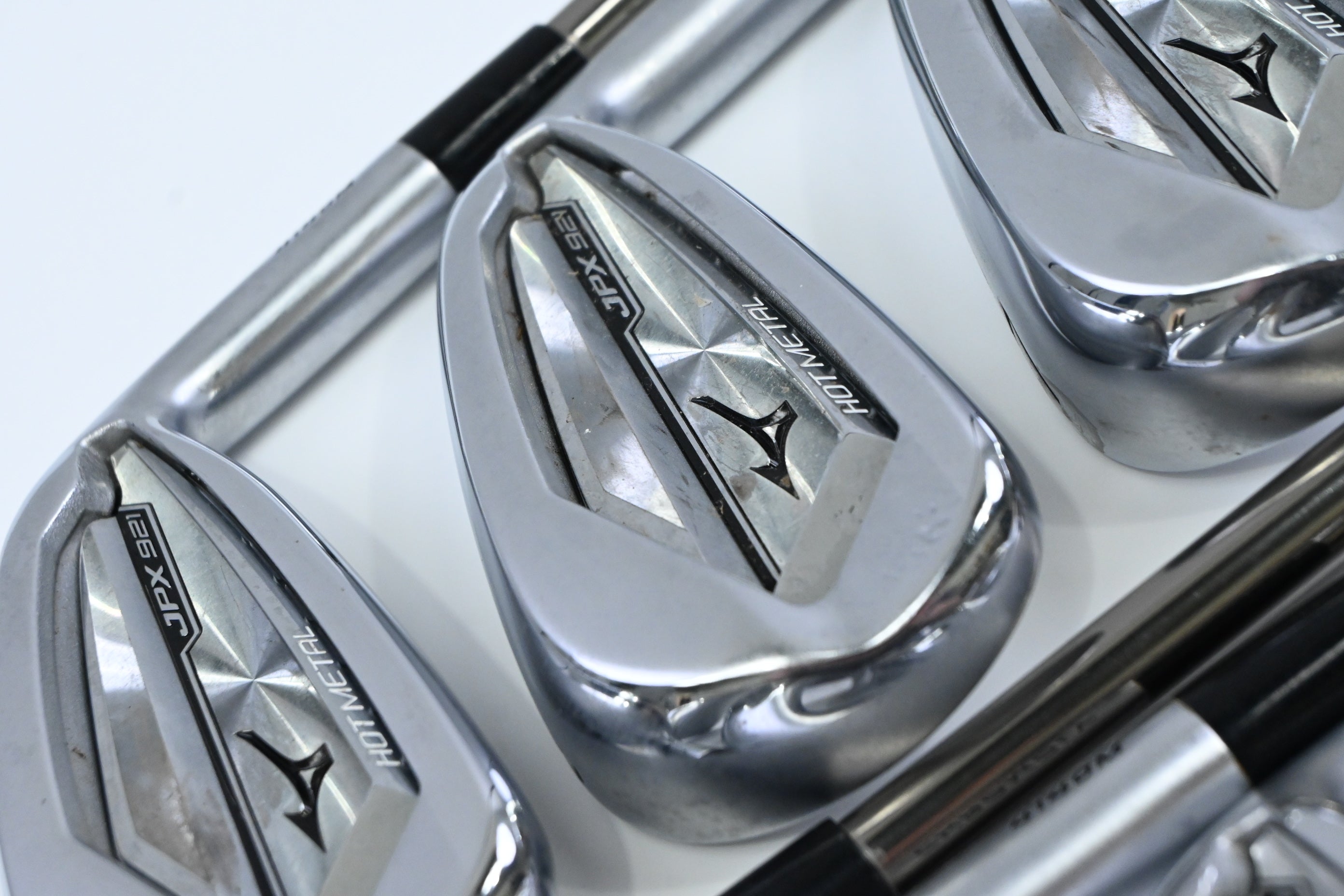Mizuno JPX 921 Hot Metal Irons / 5-PW+SW / Regular Flex UST Recoil 95 Shafts