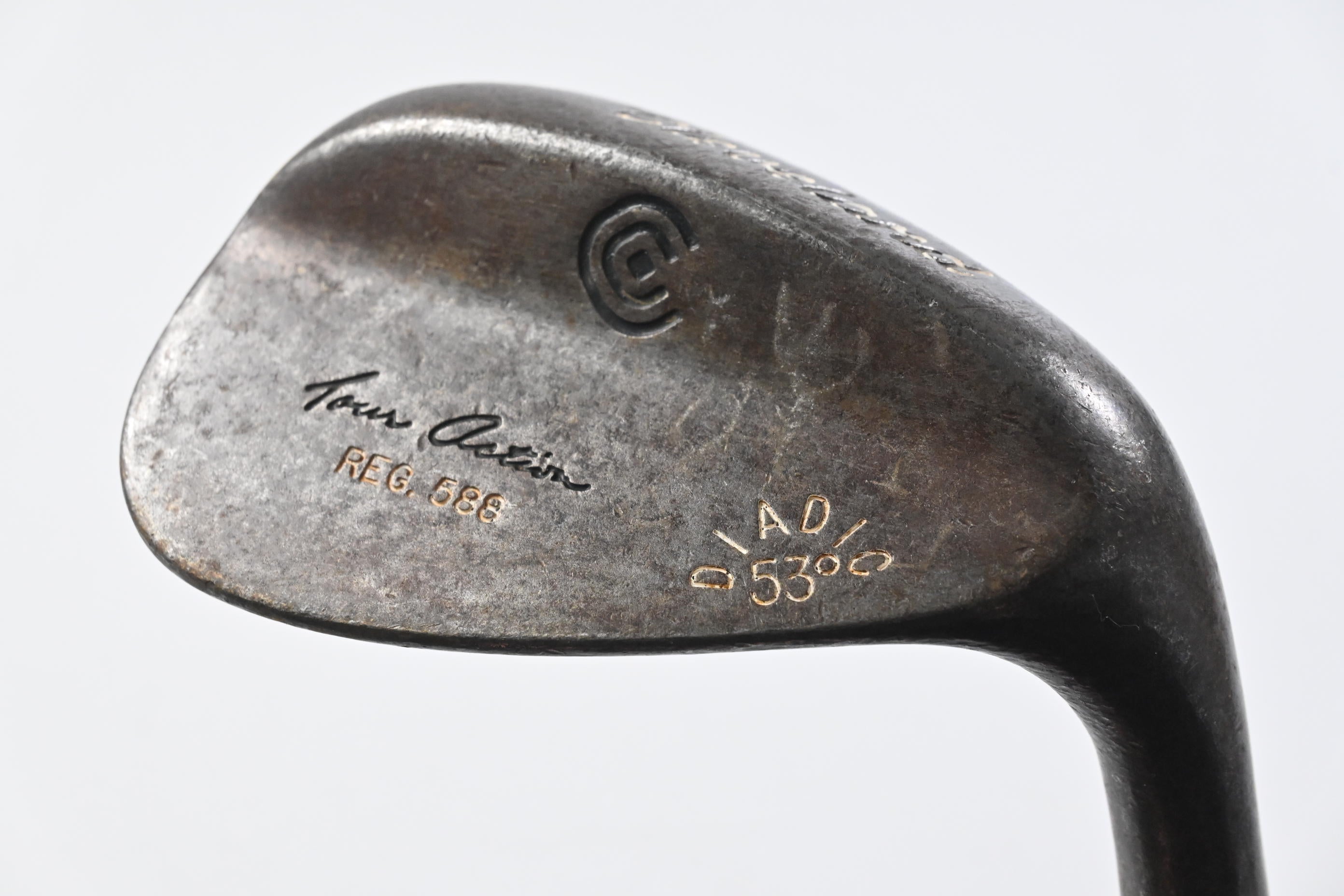 Cleveland Reg 588 RTG Gap Wedge / 53 Degree / Wedge Flex Dynamic Gold Shaft