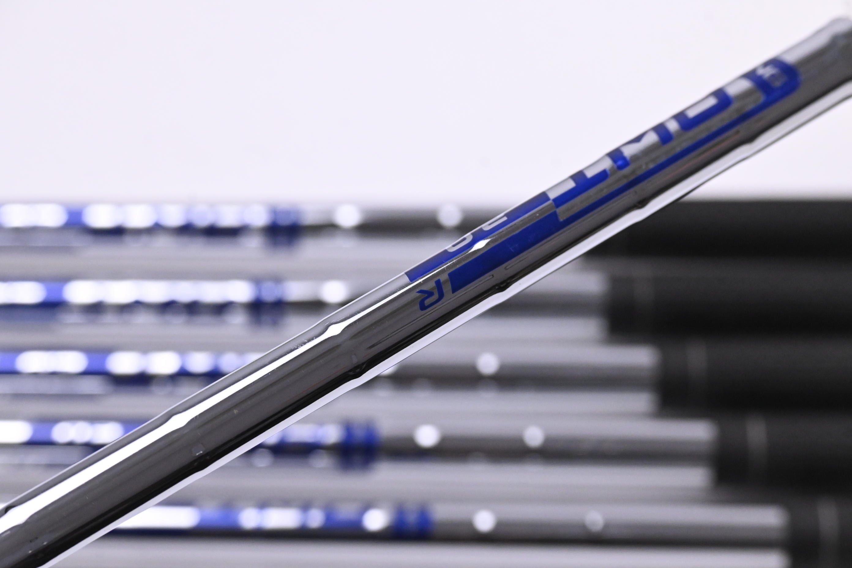 Ping G Series Irons / 6-PW+SW / Yellow Dot / Regular Flex Ping AWT 2.0 Shafts