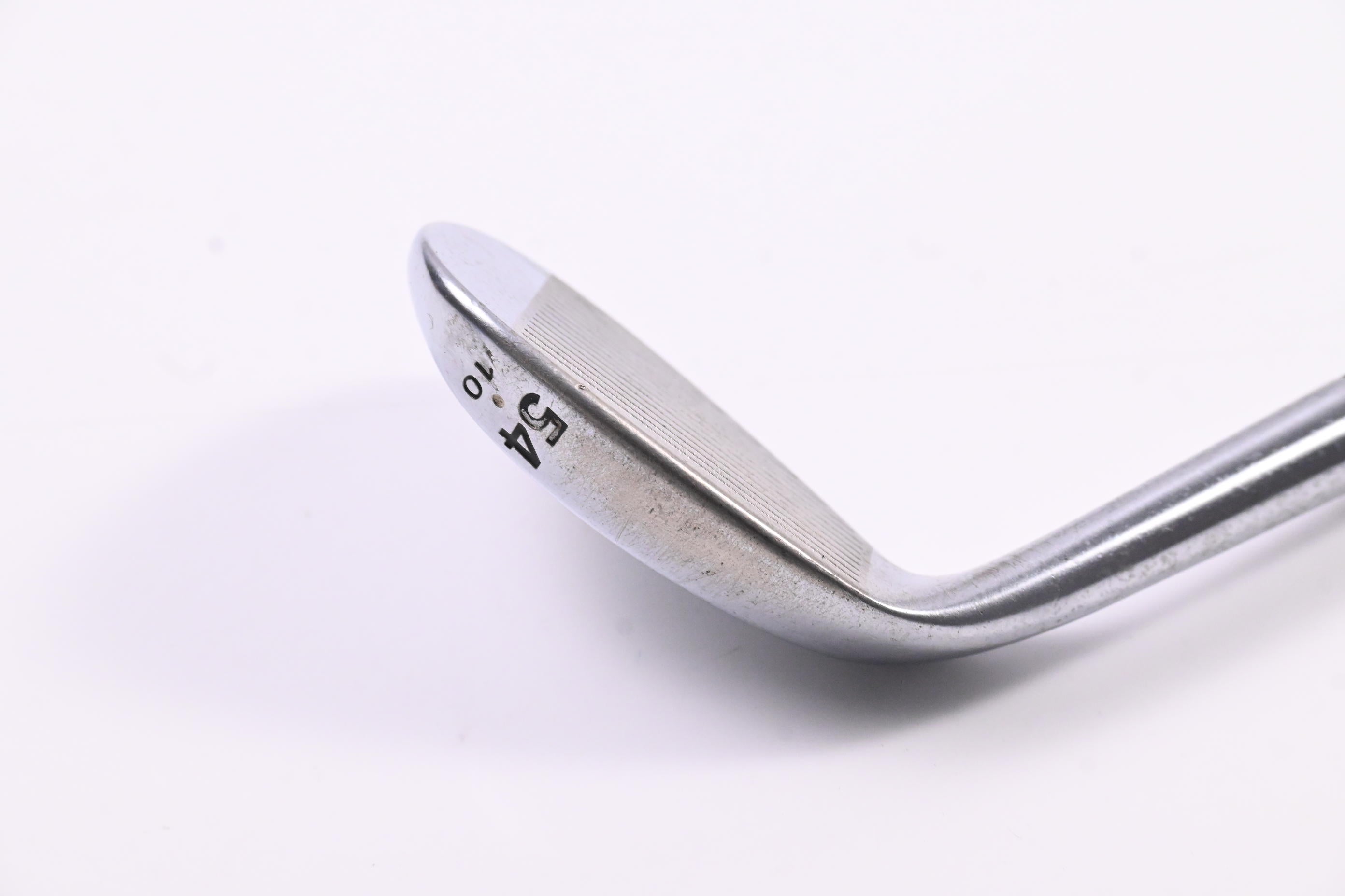 Cleveland 588 RTX Sand Wedge / 54 Degree / Wedge Flex Dynamic Gold Shaft
