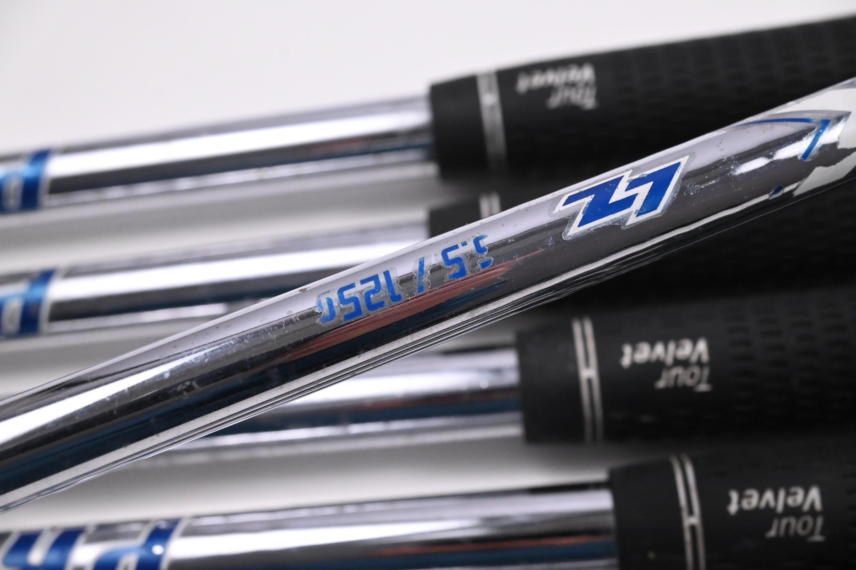 Titleist T100 2019 Irons / 4-PW / X-Flex Project X LZ 125 Shafts