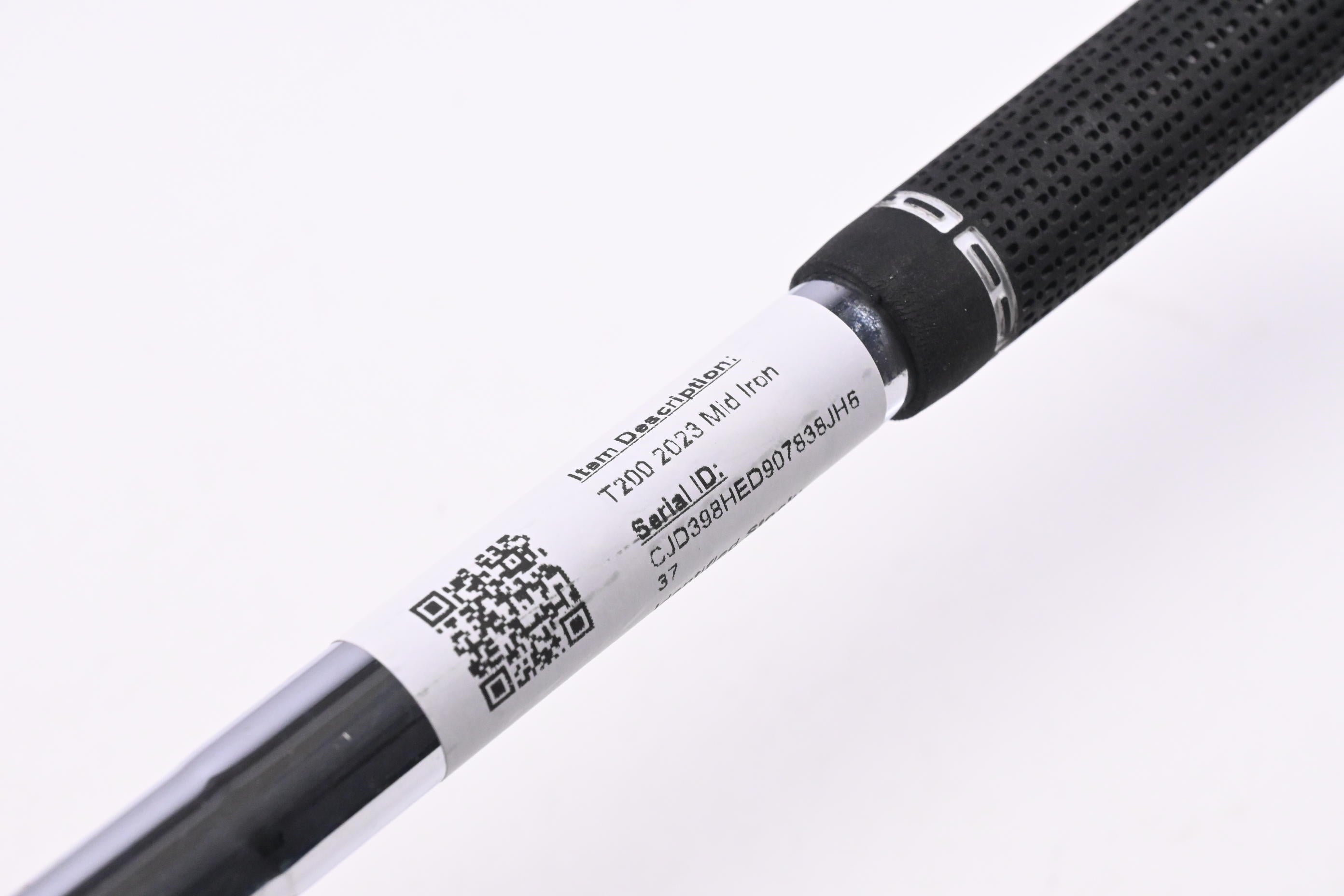 Titleist T200 2023 #7 Iron / 30.5 Degree / Stiff Flex AMT Black S300 Shaft