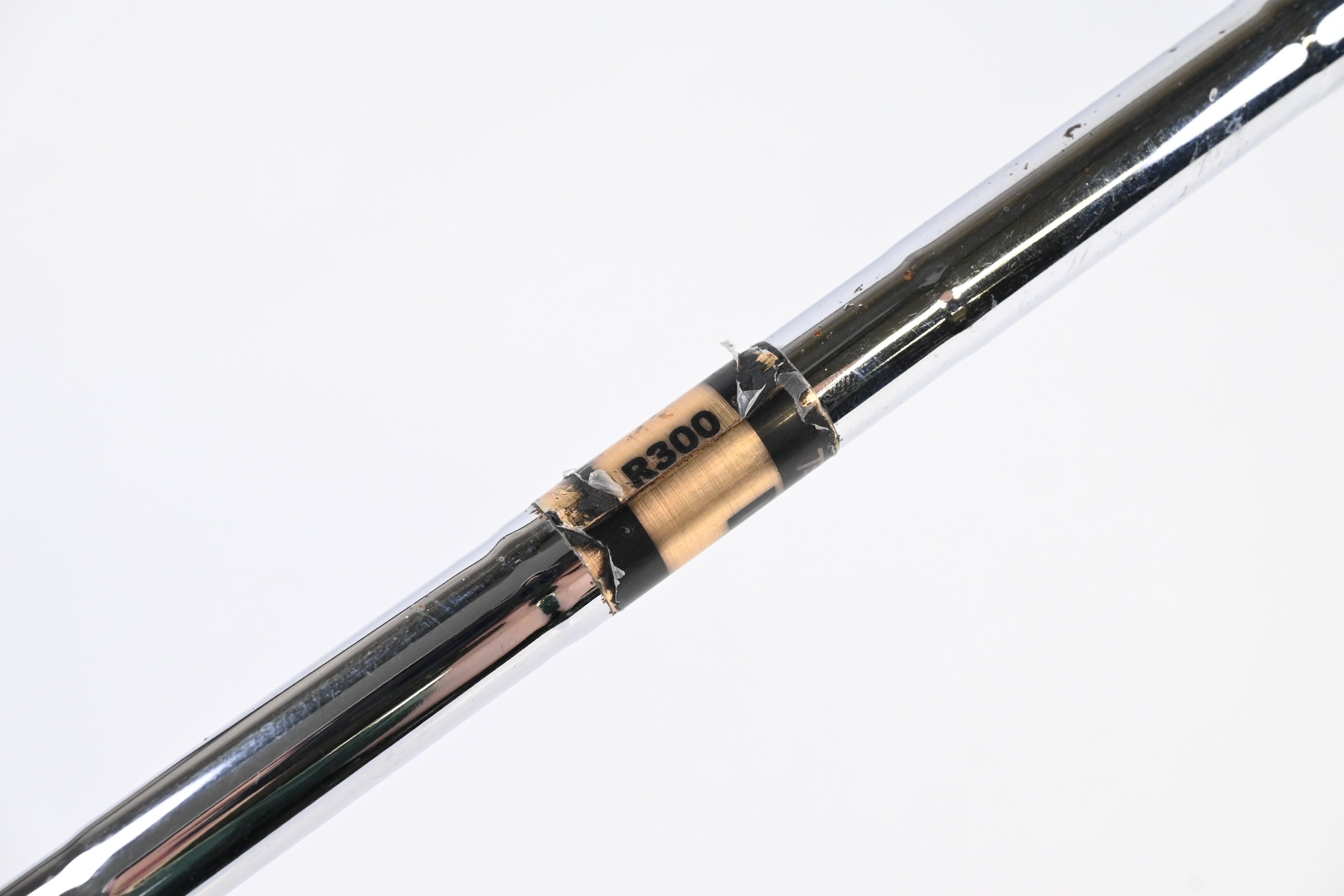 Titleist DCI 981 #9 Iron / Regular Flex Dynamic Gold R300 Shaft
