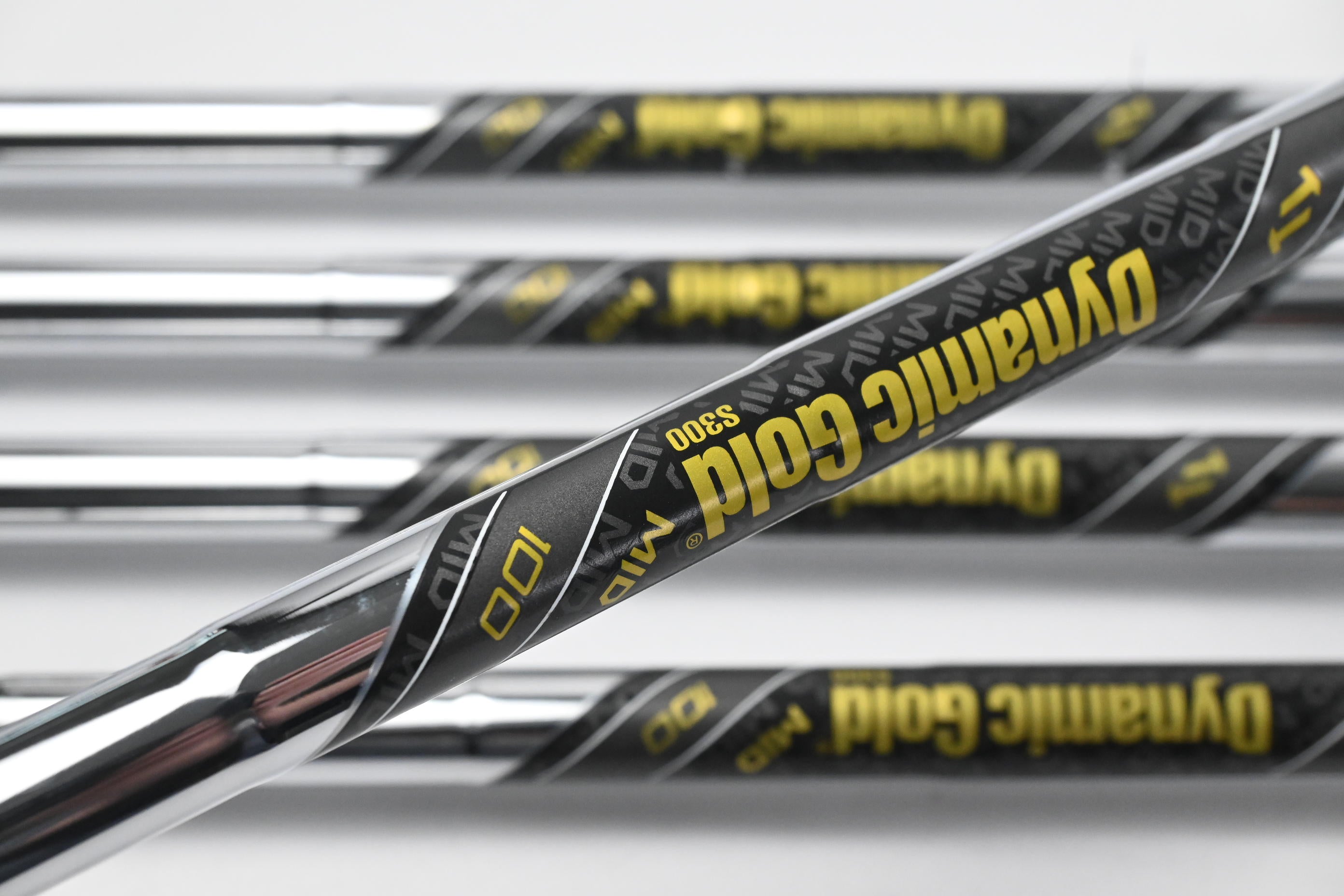 Ping i530 Irons / 6-PW / Black Dot / Stiff Flex Dynamic Gold Mid 100 S300 Shafts