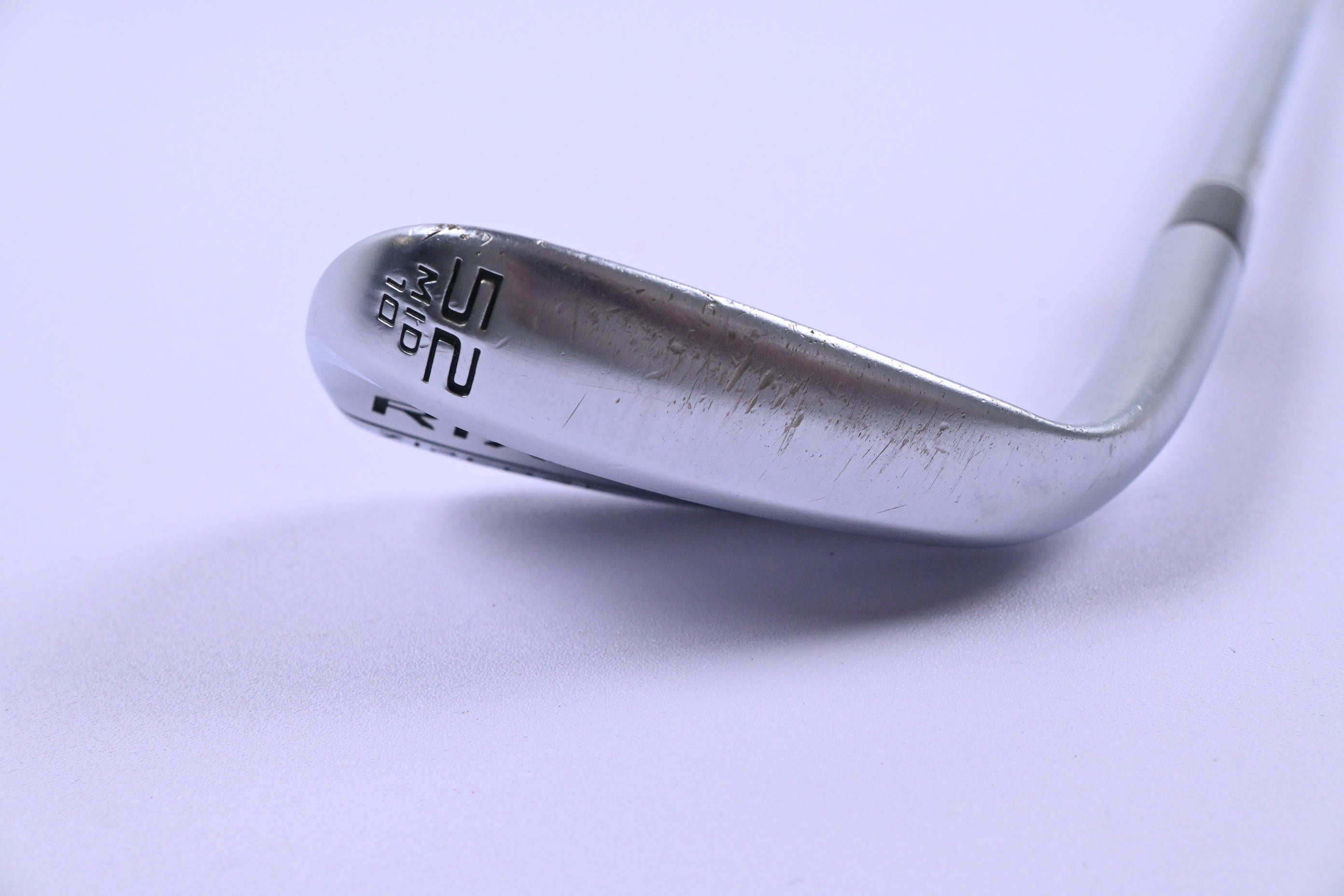 Cleveland RTX ZipCore Gap Wedge / 52 Degree / Wedge Flex Dynamic Gold Spinner