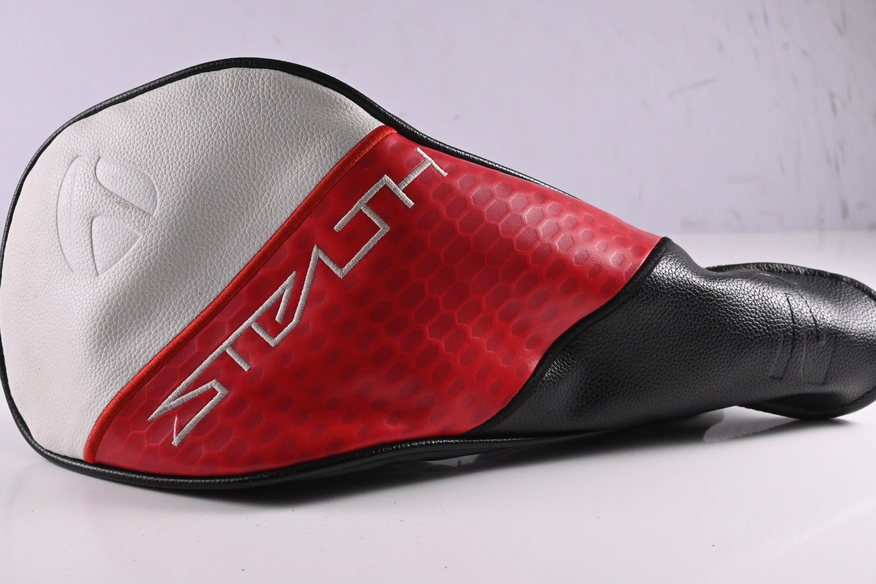 Taylormade Stealth 2 Driver / 10.5 Degree / Stiff Flex HZRDUS Smoke RDX Red 60 Shaft