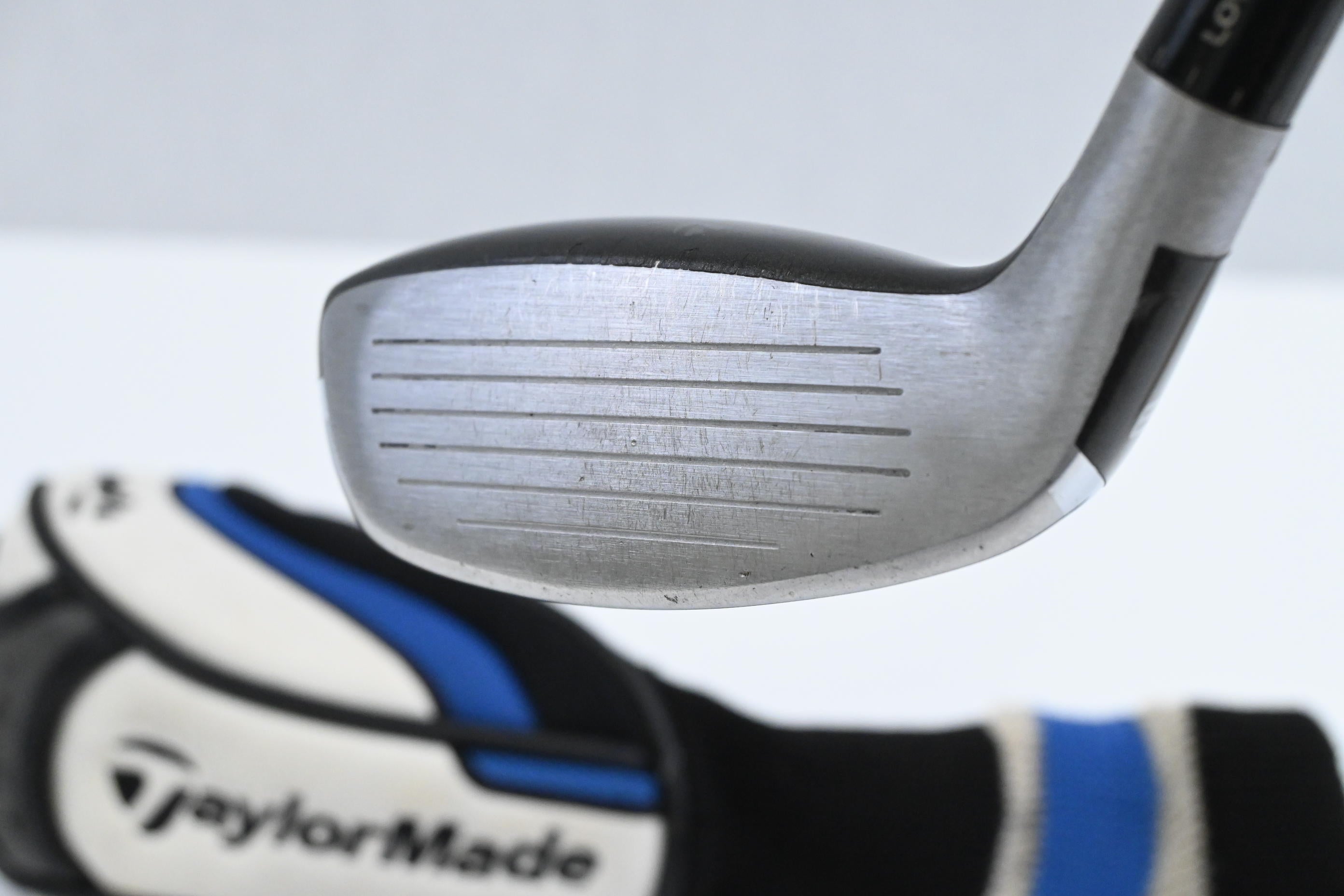 Taylormade SLDR #3 Hybrid / 19 Degree / Stiff Flex Fujikura Speeder 82 Shaft