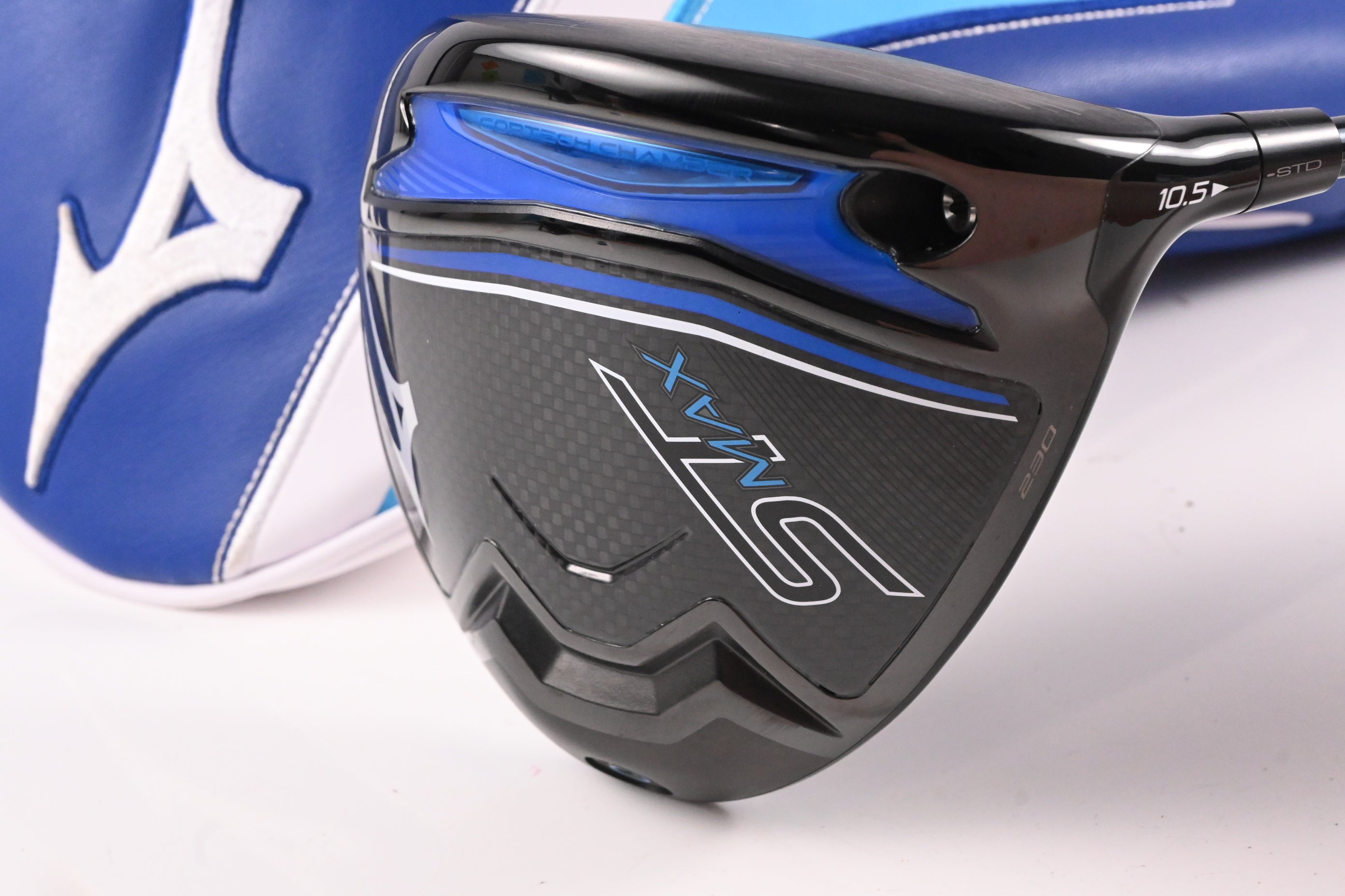 Mizuno ST-Max 230 Driver / 10.5 Degree / Regular Flex UST LinQ Red 5 M40X Shaft