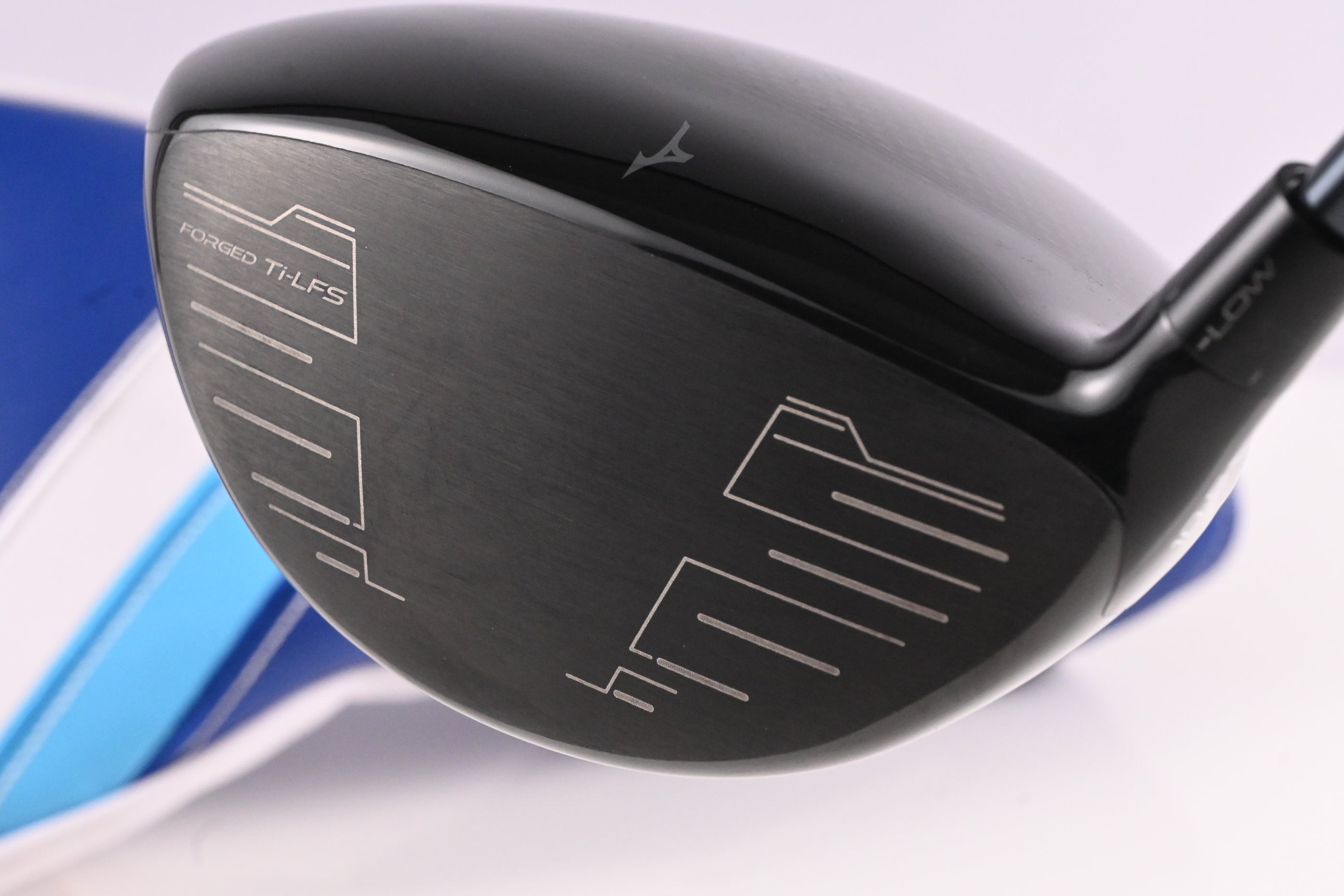 Mizuno ST-Max 230 Driver / 10.5 Degree / Regular Flex UST LinQ Red 5 M40X Shaft