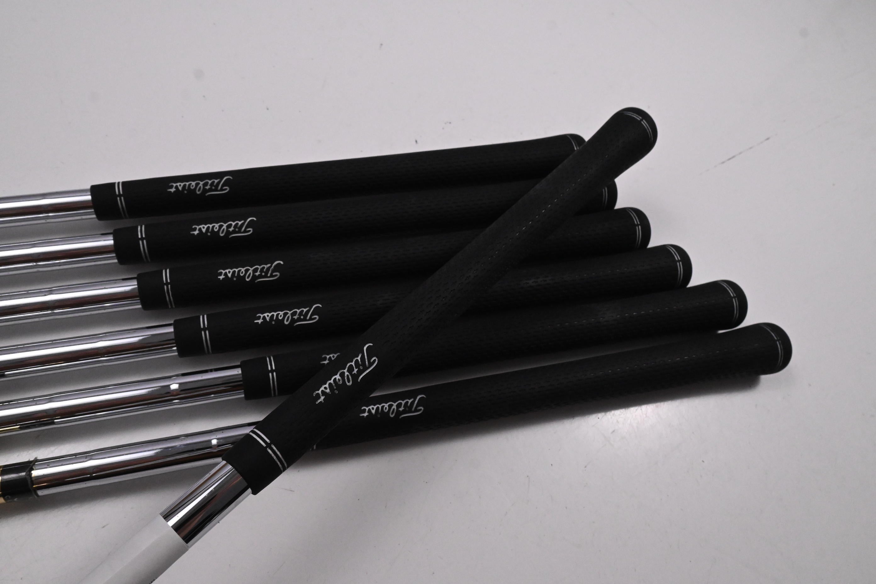 Titleist 712 AP1 Irons / 4-PW / X-Flex Dynamic Gold X100 Shafts