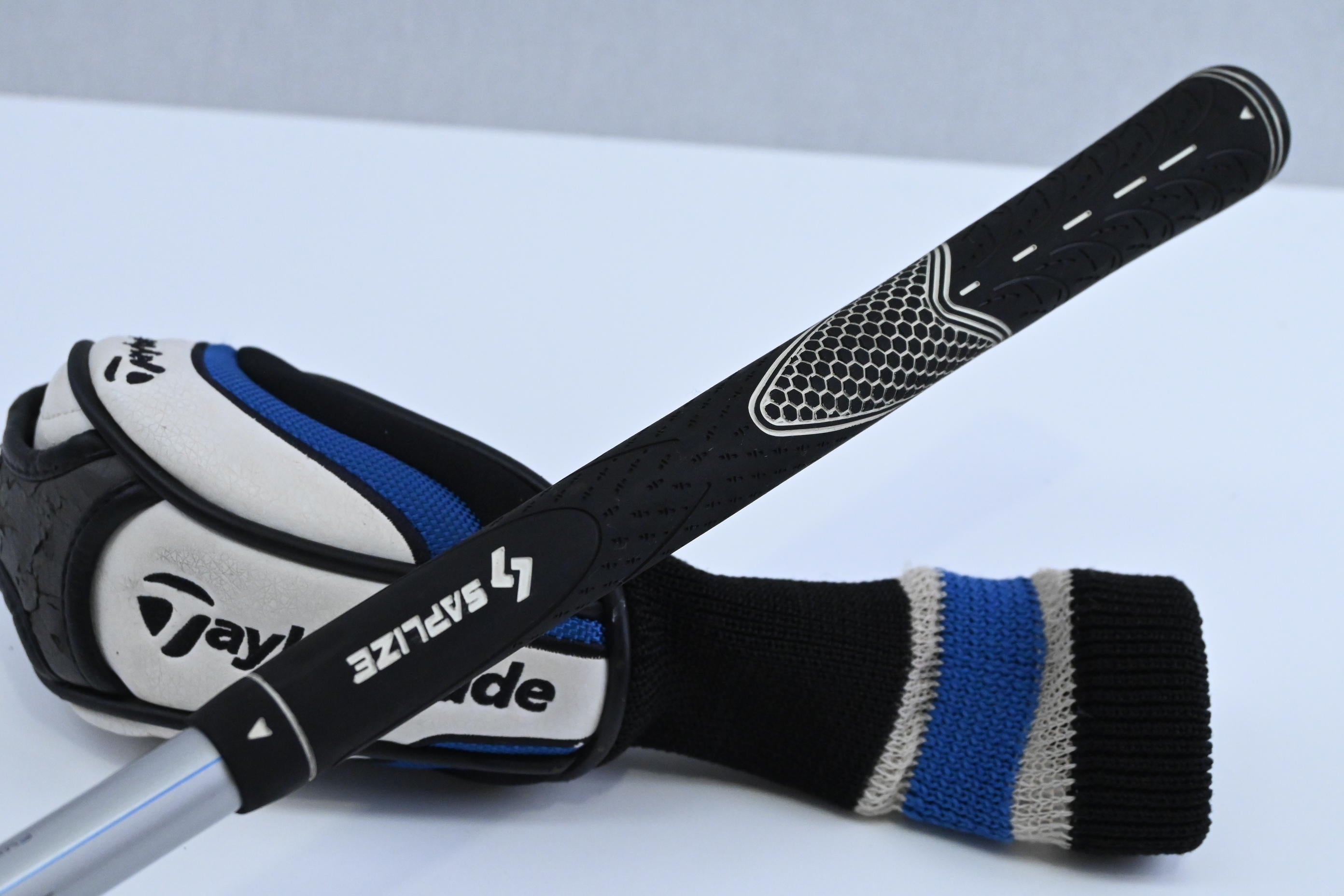 Taylormade SLDR #3 Hybrid / 19 Degree / Stiff Flex Fujikura Speeder 82 Shaft