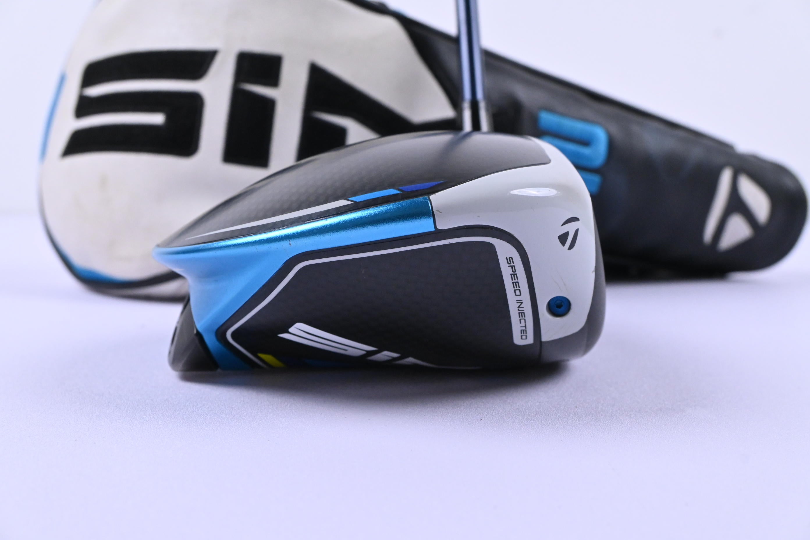 Taylormade SIM2 Max Driver / 10.5 Degree / Regular Flex Fujikura Ventus Blue 5