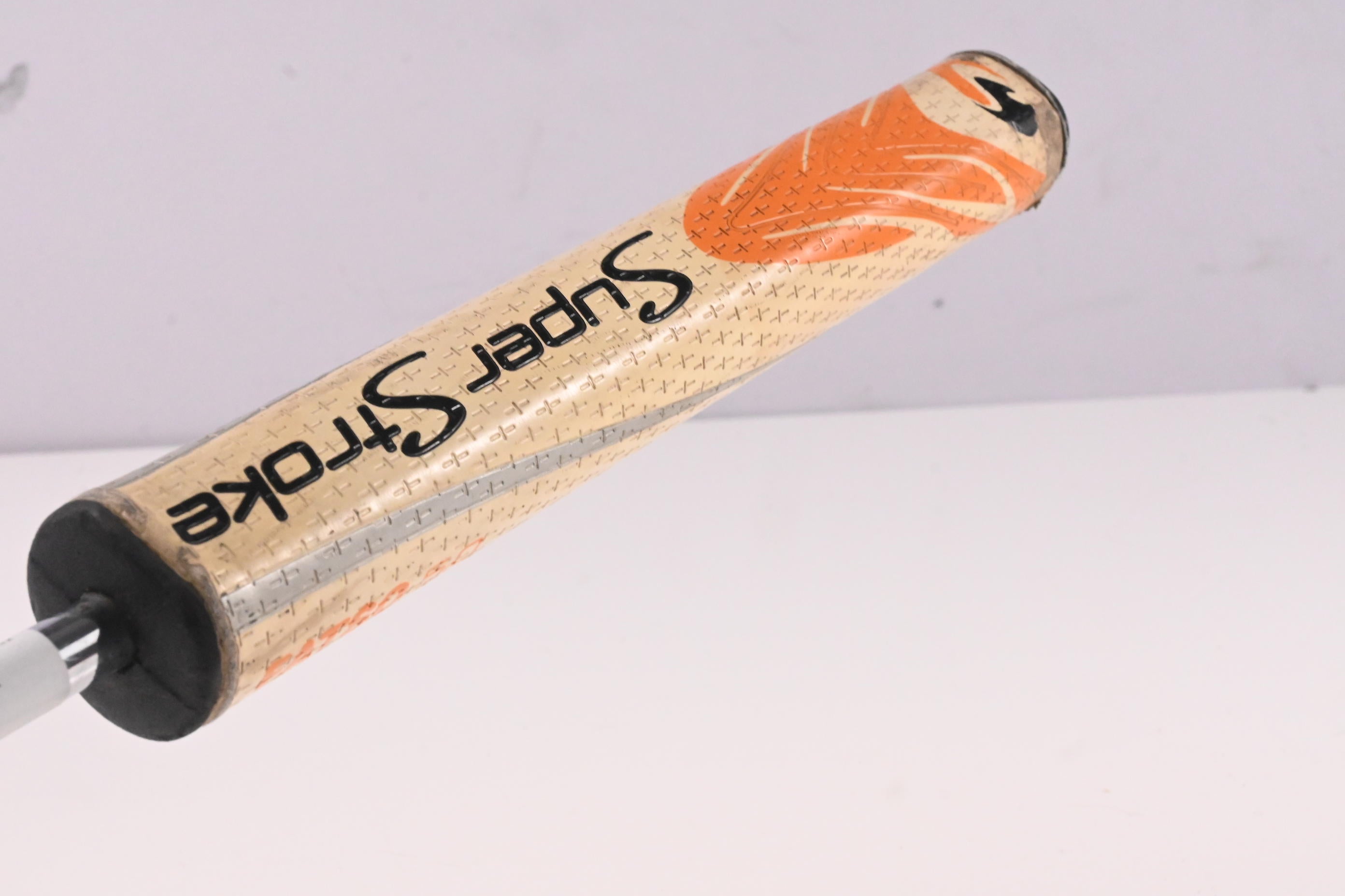 Odyssey White Ice Sabretooth Putter / 33 Inch