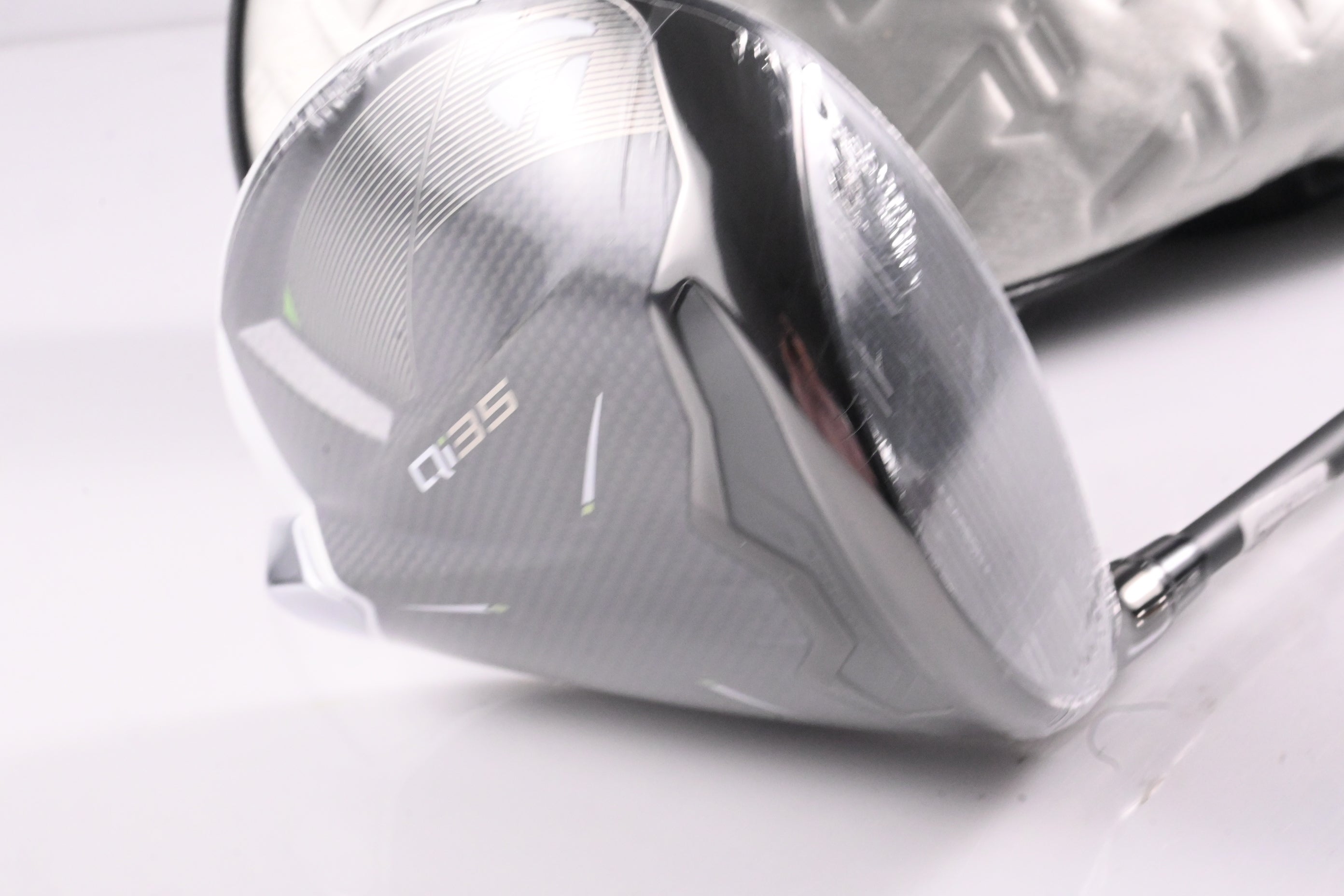 Taylormade Qi35 Max Lite Driver / 10.5 Degree / Regular Flex Vanquish 4 Shaft
