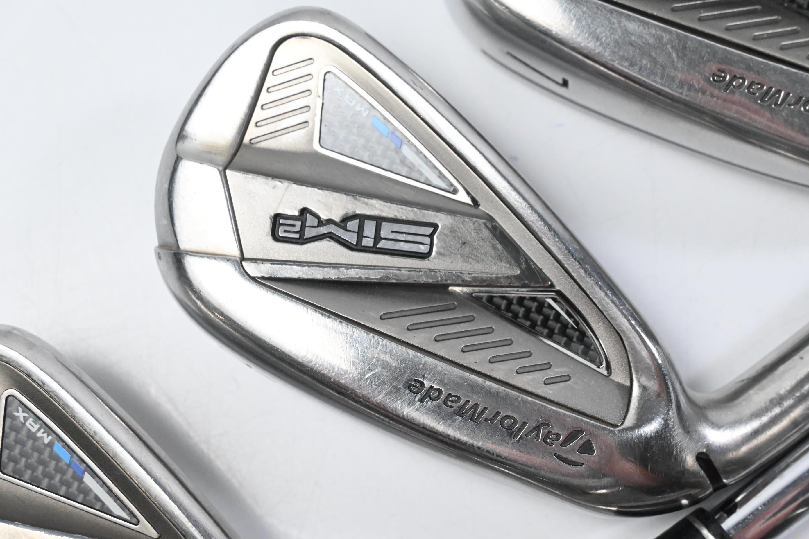 Left Hand Taylormade SIM2 Max Irons / 5-PW+SW / Regular Flex KBS MAX 85