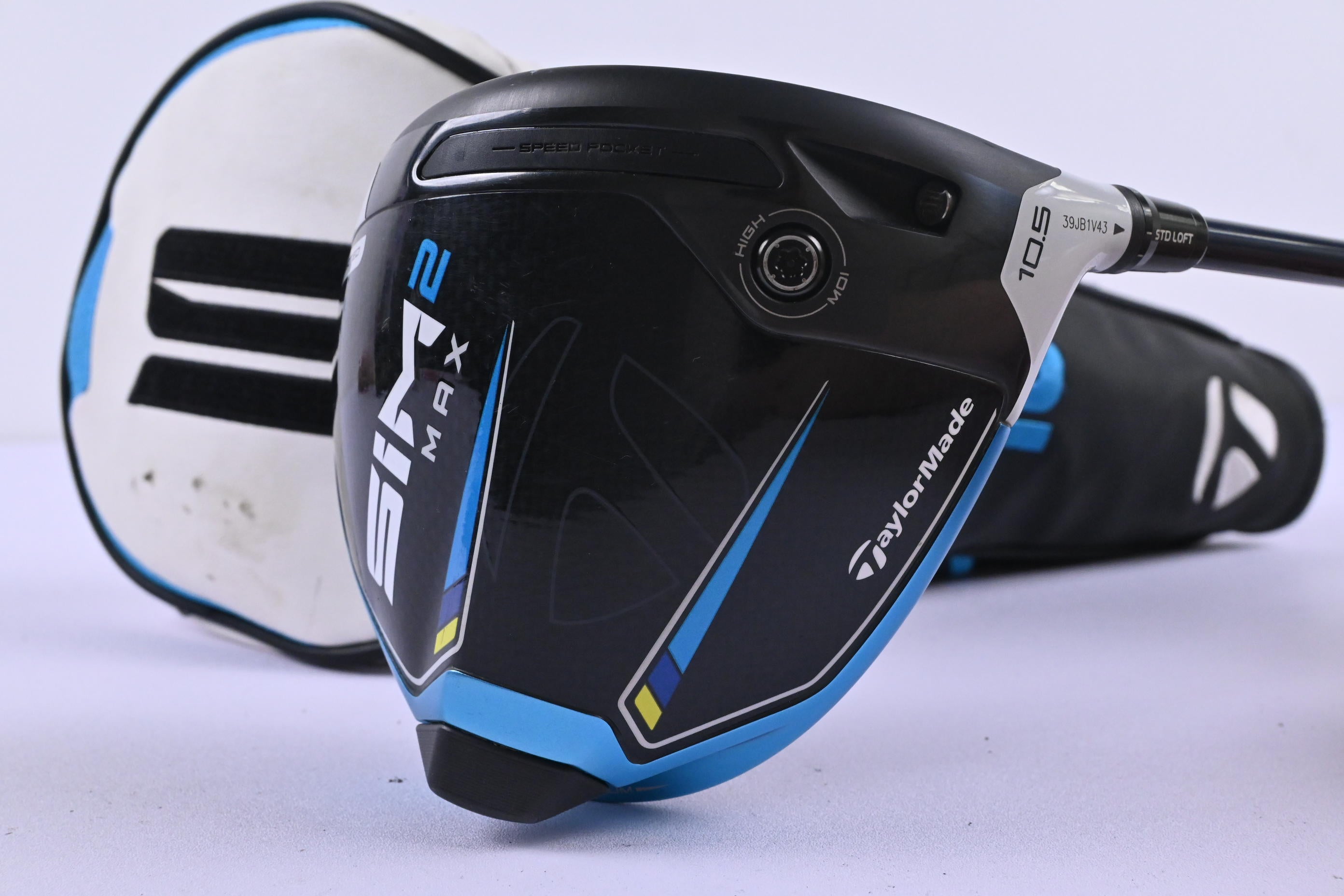 Taylormade SIM2 Max Driver / 10.5 Degree / Regular Flex Fujikura Ventus Blue 5