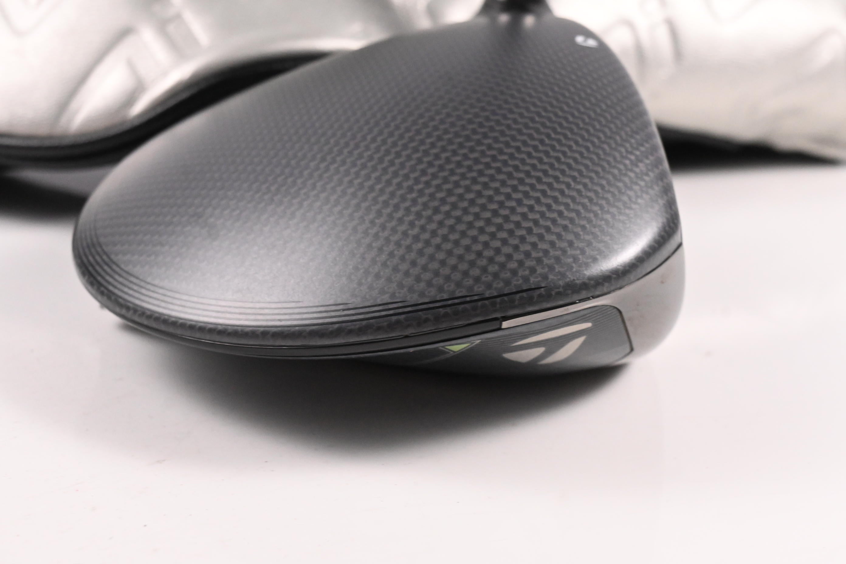 Taylormade Qi35 Driver / 9 Degree / Stiff Flex Kai`li White 60 Shaft