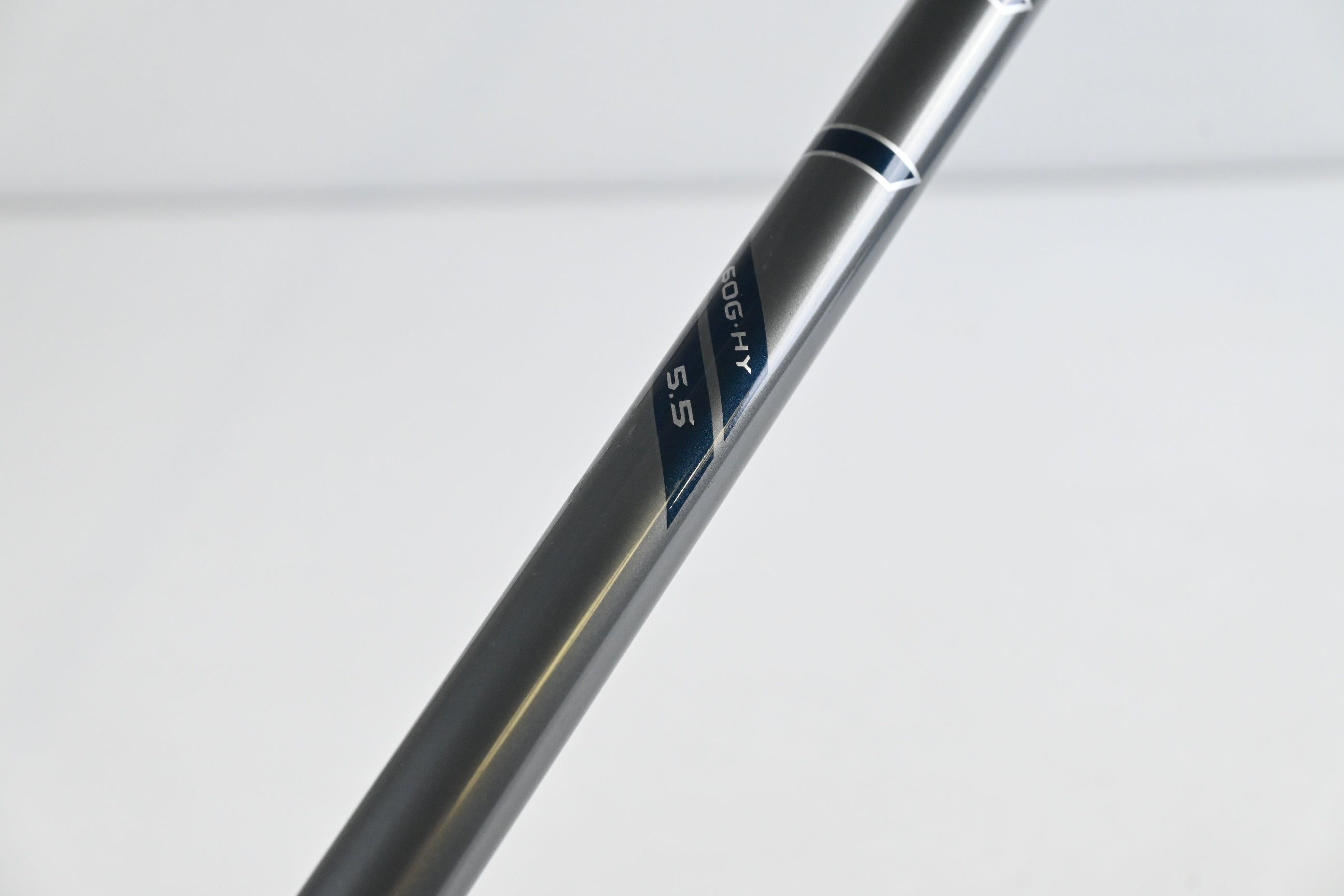 Callaway Elyte X #4 Hybrid / 21 Degree / Regular Flex Denali Charcoal 60 Shaft