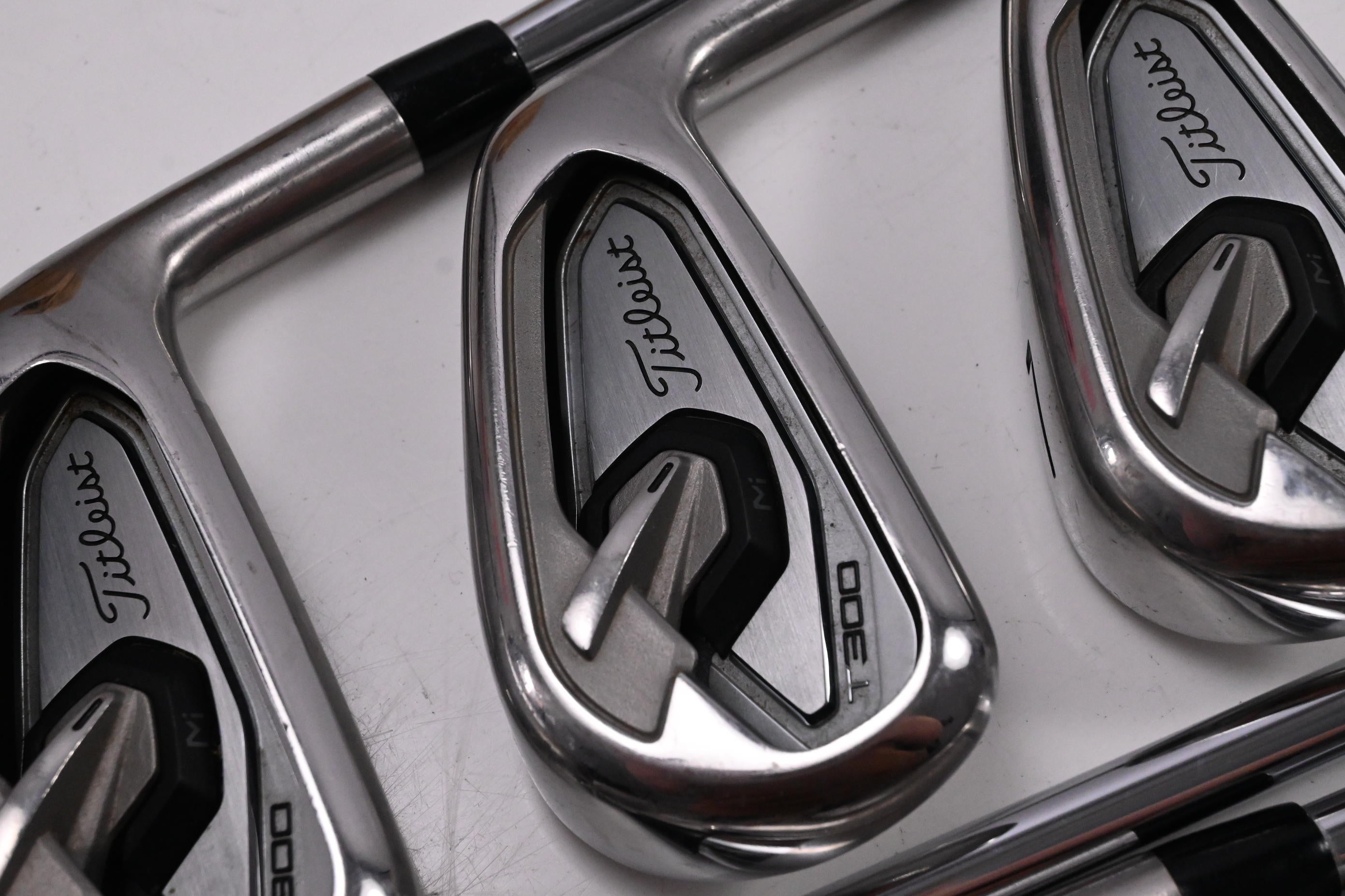 Titleist T300 2019 Irons / 5-PW+48° / Regular Flex AMT Red R300 Shafts