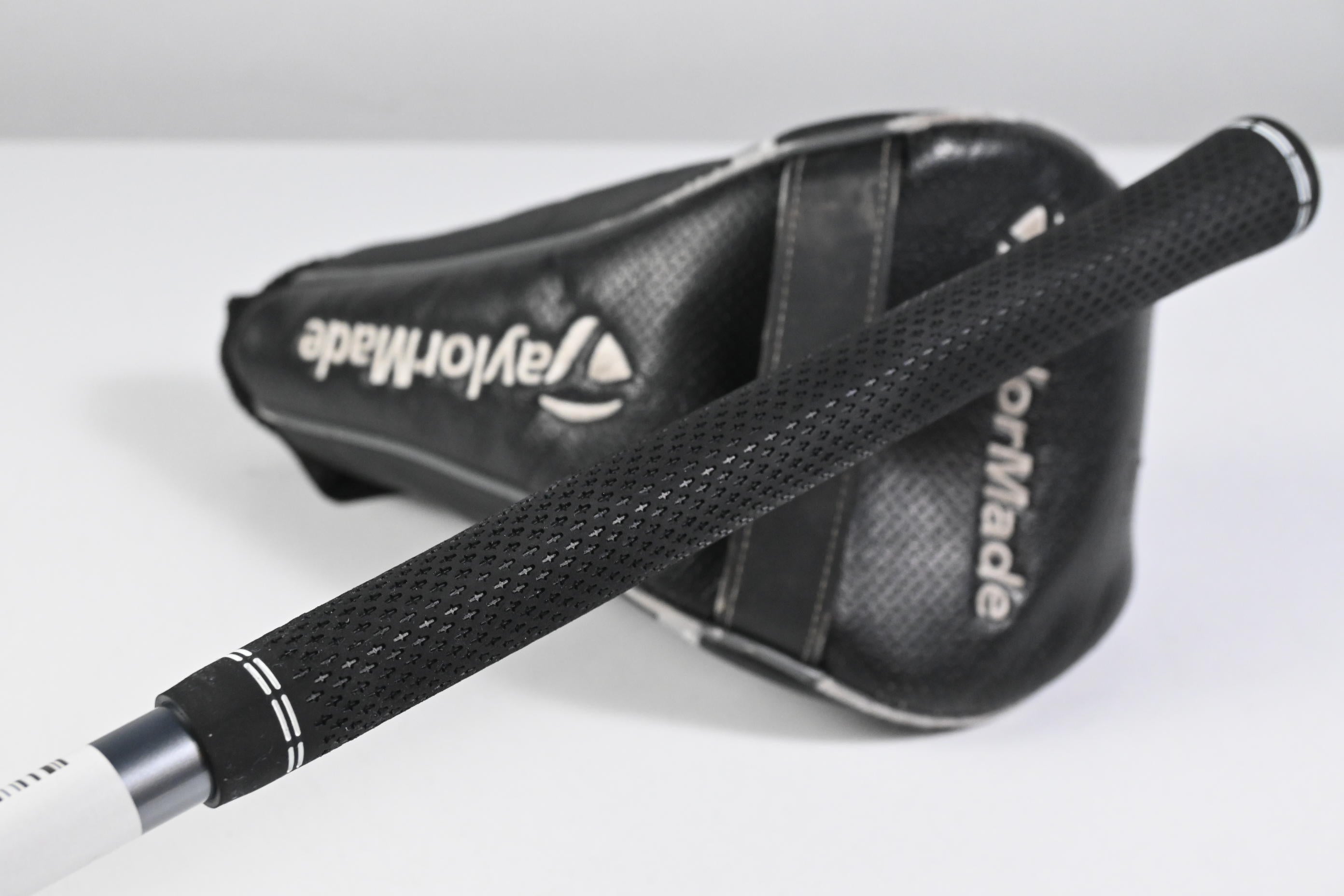 Taylormade RBZ Black Driver / 12 Degree / Regular Flex Matrix OzikX4 White Tie