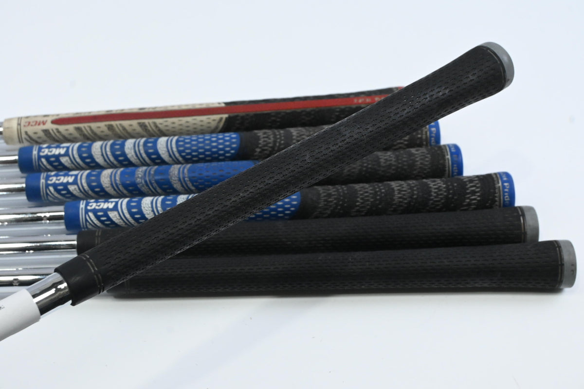 Callaway Mavrik Pro Irons / 4-9+AW / Regular Flex Elevate 105 Shafts