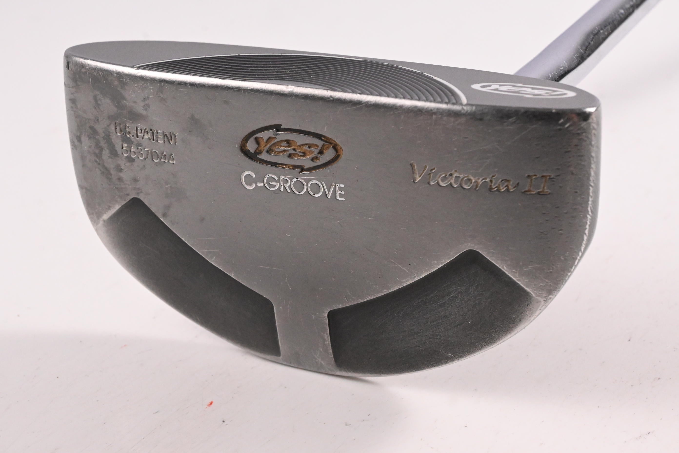 Yes! C-Groove Victoria II Putter / 34 Inch