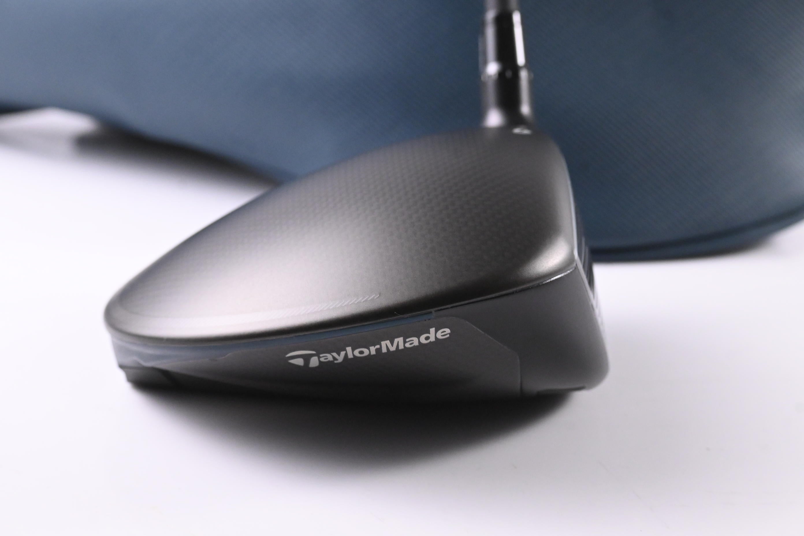 Taylormade Qi4D Max Driver / 10.5 Degree / Regular Flex REAX Blue 50 Shaft