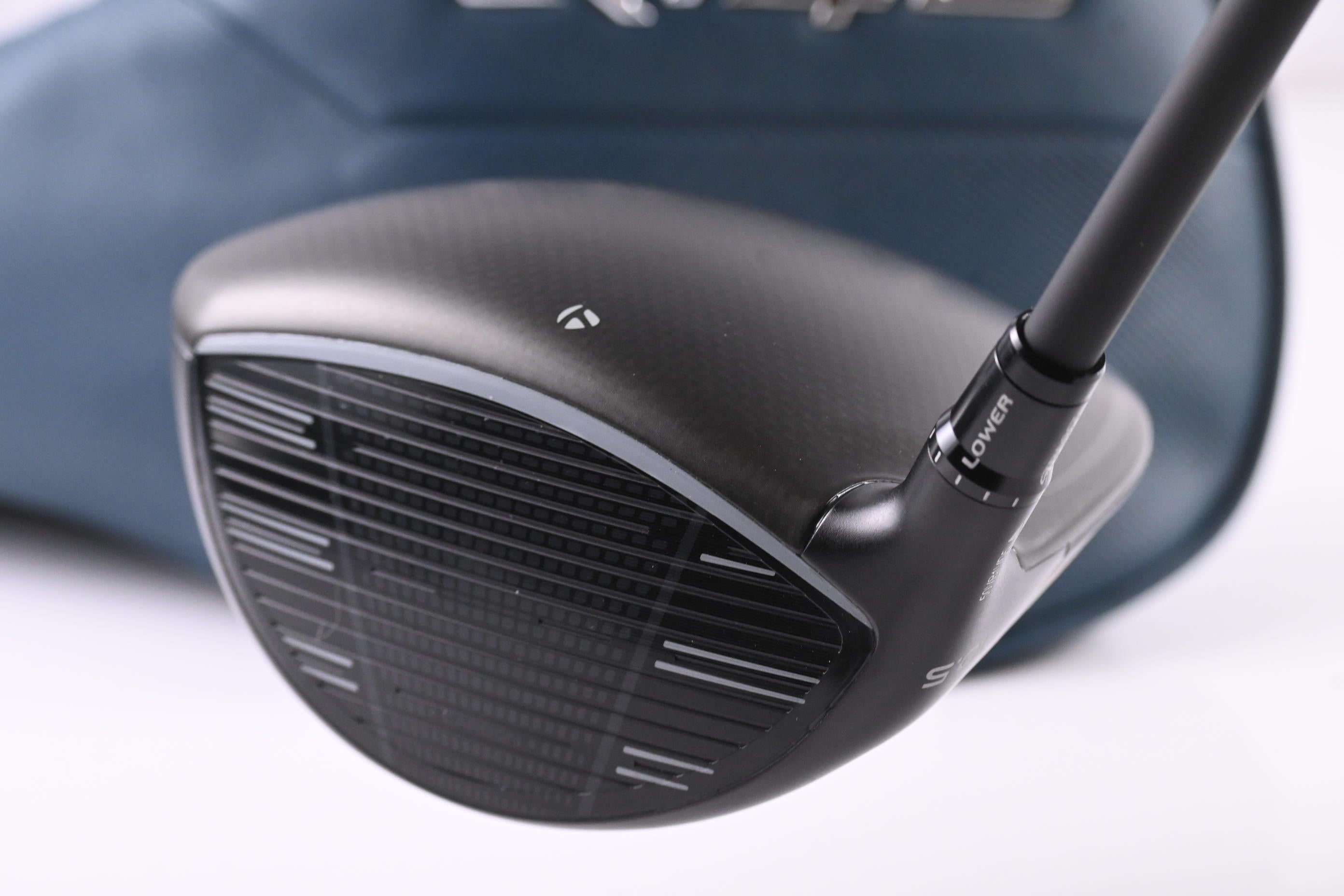 Taylormade Qi4D Max Driver / 10.5 Degree / Regular Flex REAX Blue 50 Shaft