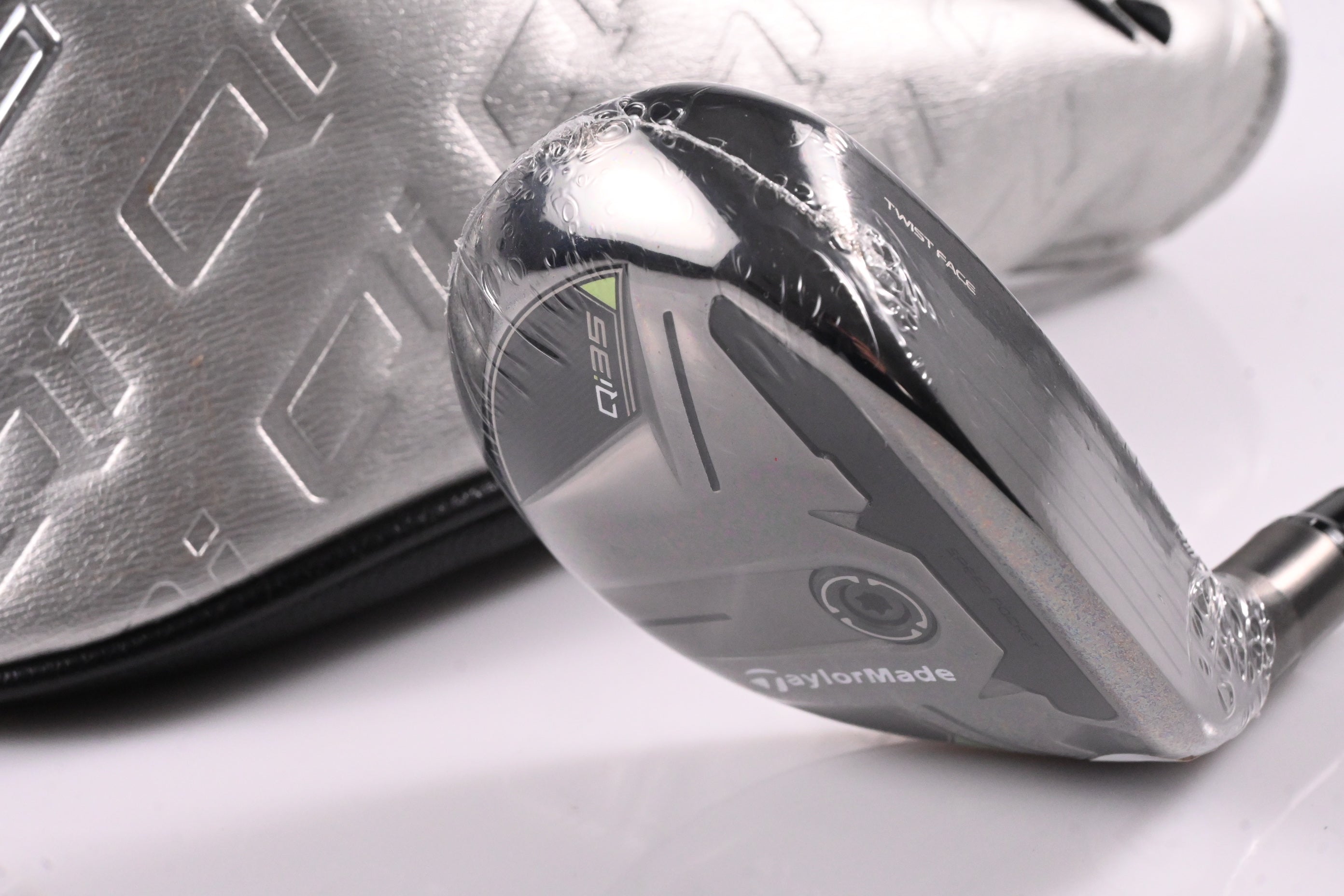 Taylormade Qi35 #4 Hybrid / 22 Degree / Regular Flex Fujikura Ventus Blue 6