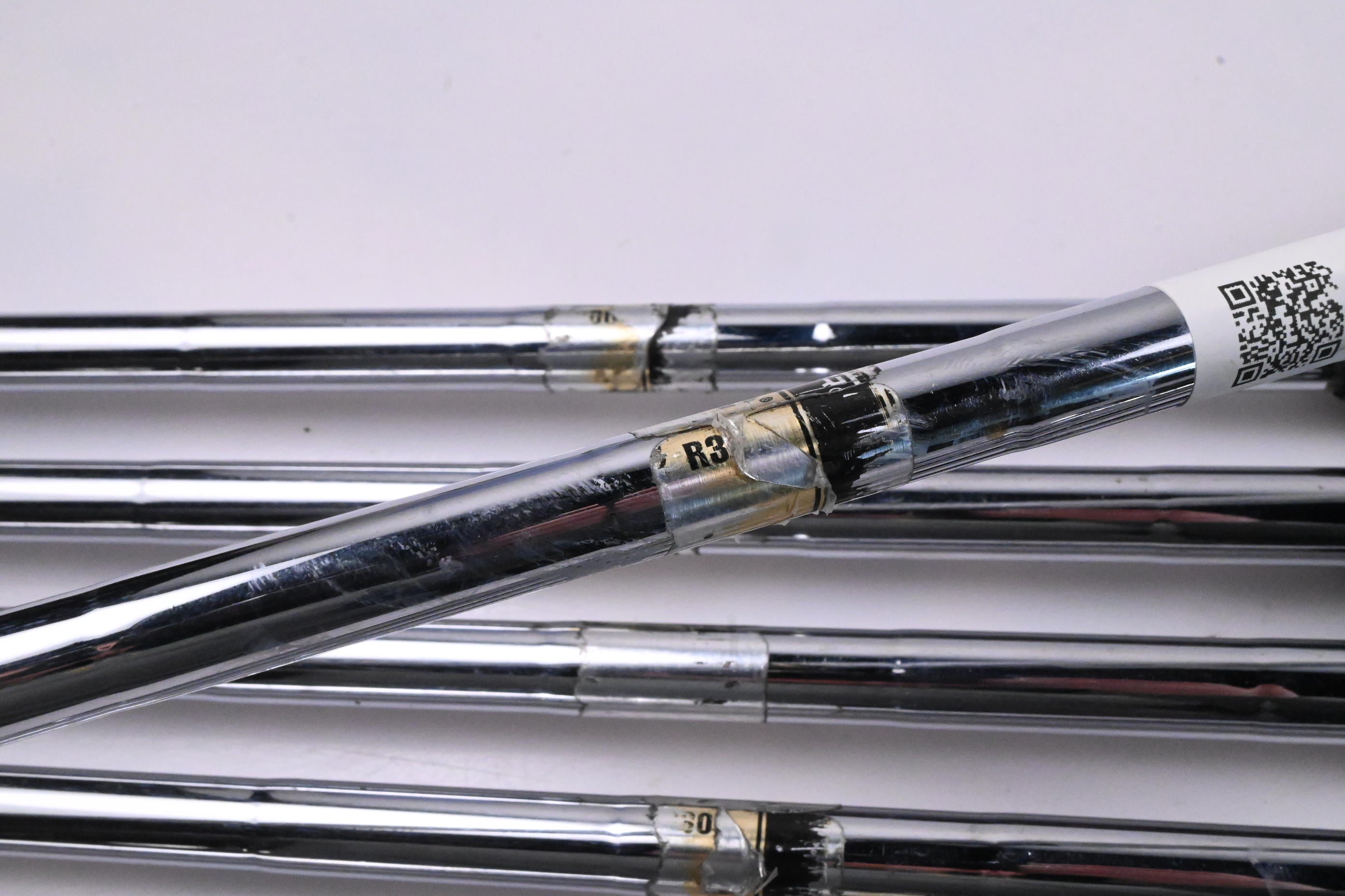 Titleist 735.CM Irons / 3-PW / Regular Flex Dynamic Gold R300 Shafts