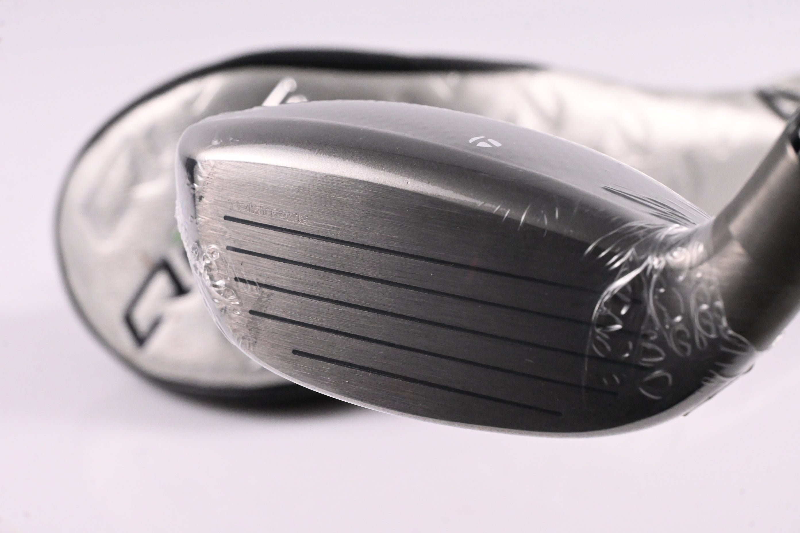 Taylormade Qi35 #4 Hybrid / 22 Degree / Regular Flex Fujikura Ventus Blue 6