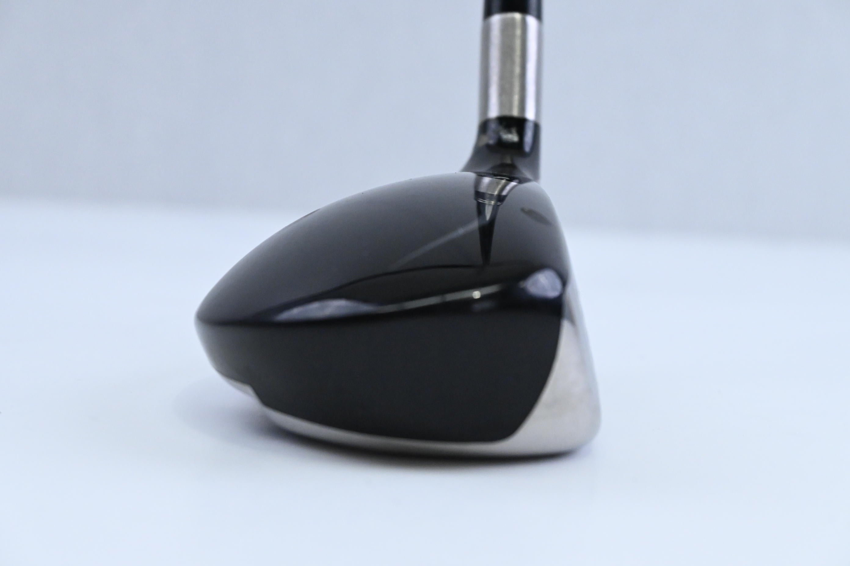 Taylormade Rescue 2009 #2 Hybrid / 17 Degree / Stiff Flex Taylormade Reax 60
