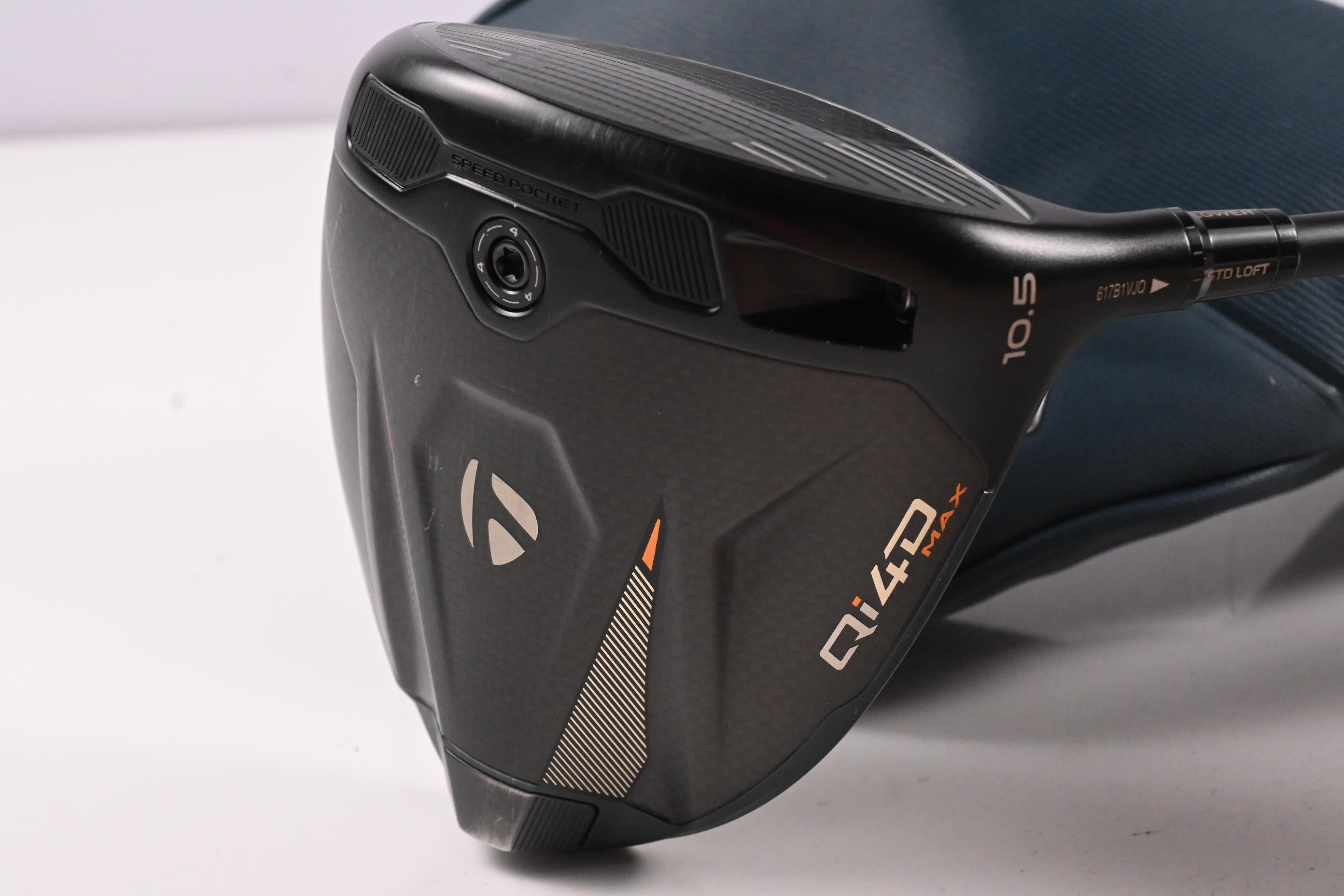 Taylormade Qi4D Max Driver / 10.5 Degree / Senior Flex Project X Cypher 2.0 40