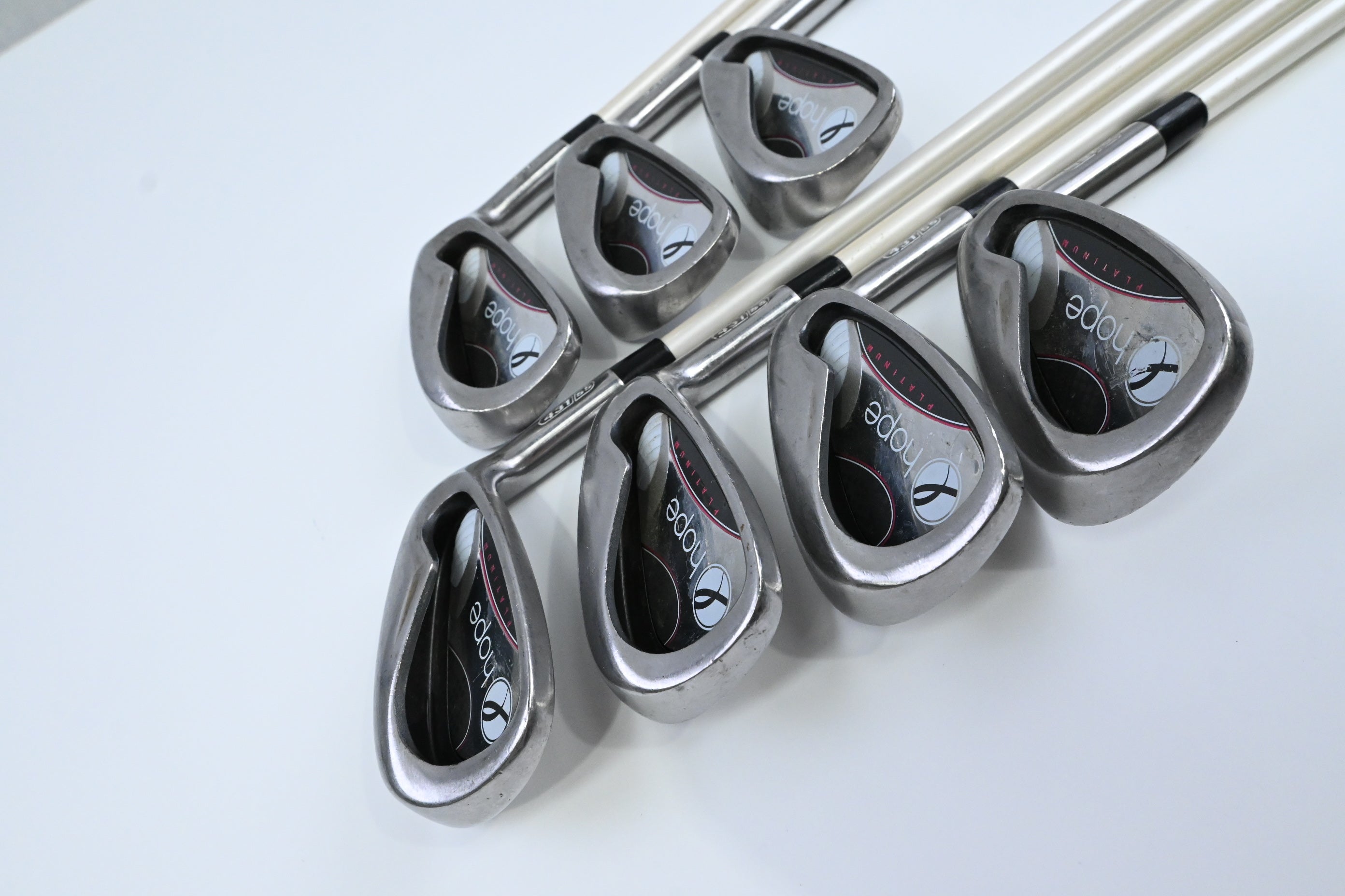 Ladies Wilson Hope Platinum Irons / 5-PW+SW / Ladies Flex Wilson Hope Shafts