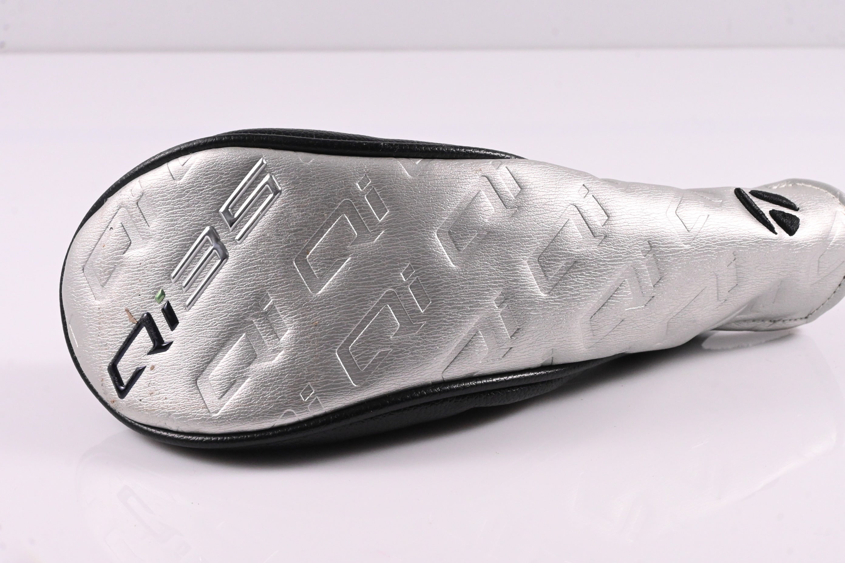 Taylormade Qi35 #4 Hybrid / 22 Degree / Regular Flex Fujikura Ventus Blue 6