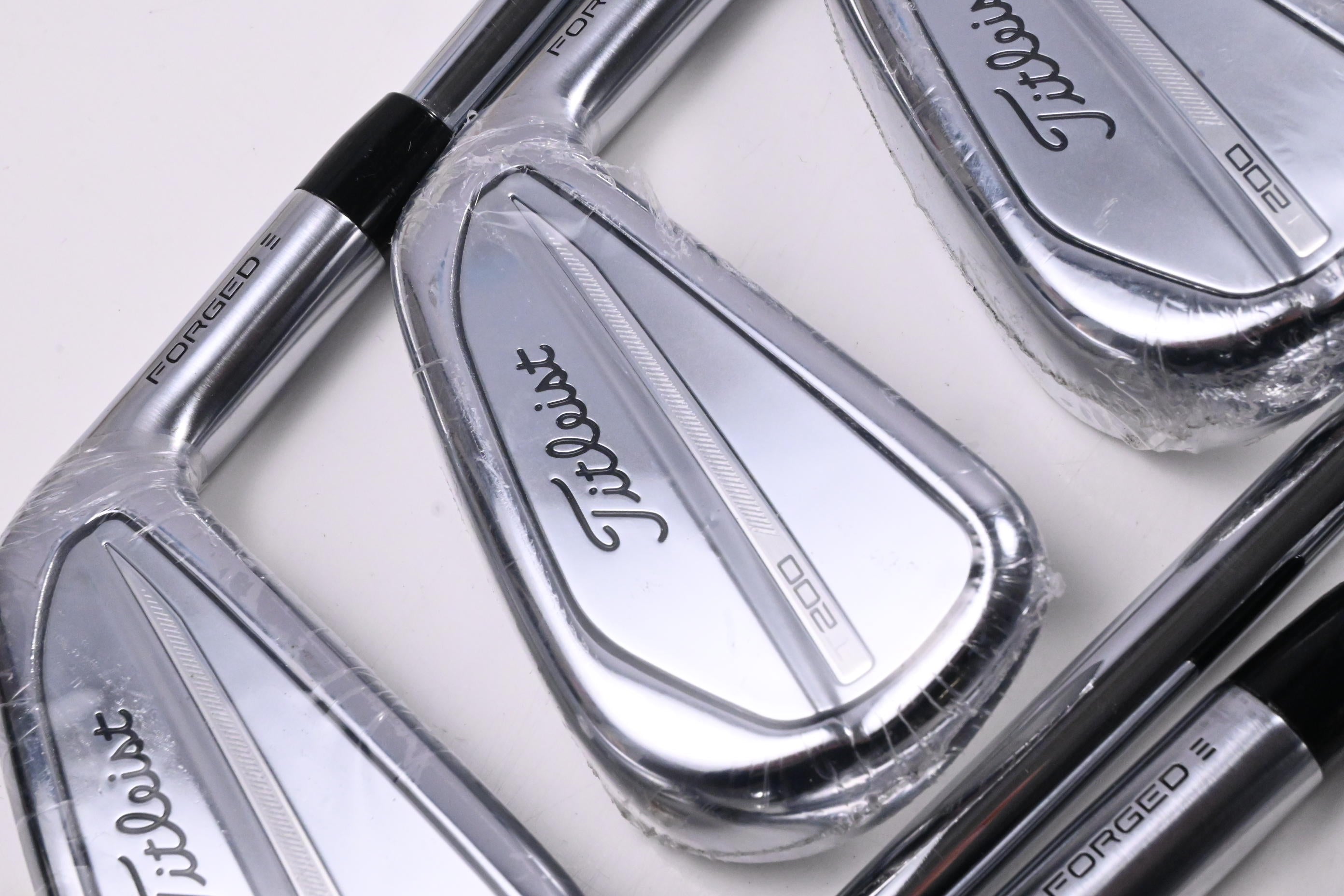 Titleist T200 2023 Irons / 5-PW+48° / Stiff Flex Dynamic Gold S300 Shafts