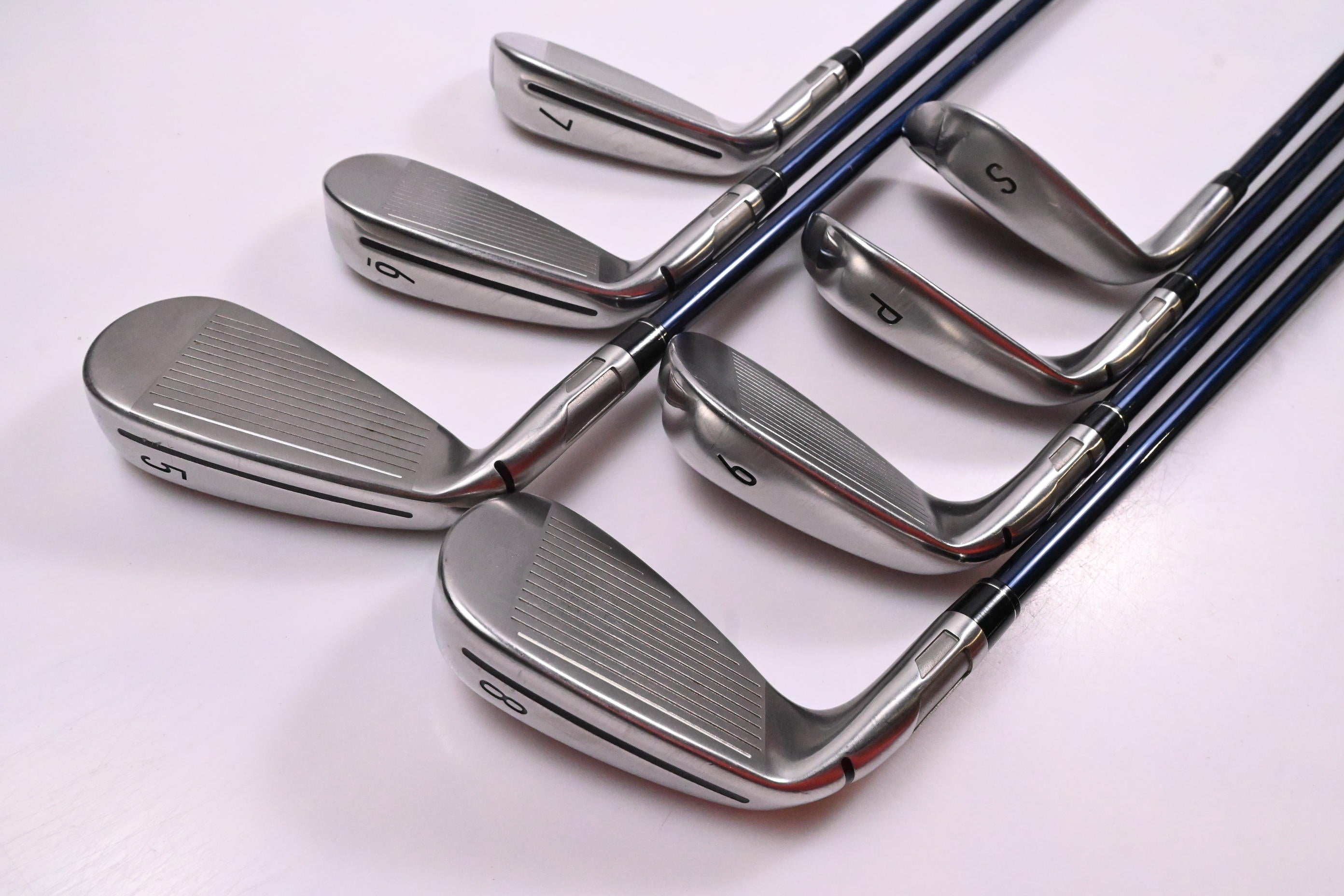 Taylormade SIM2 Max Irons / 5-PW+SW / Regular Flex Fujikura Ventus Blue 6 Shafts
