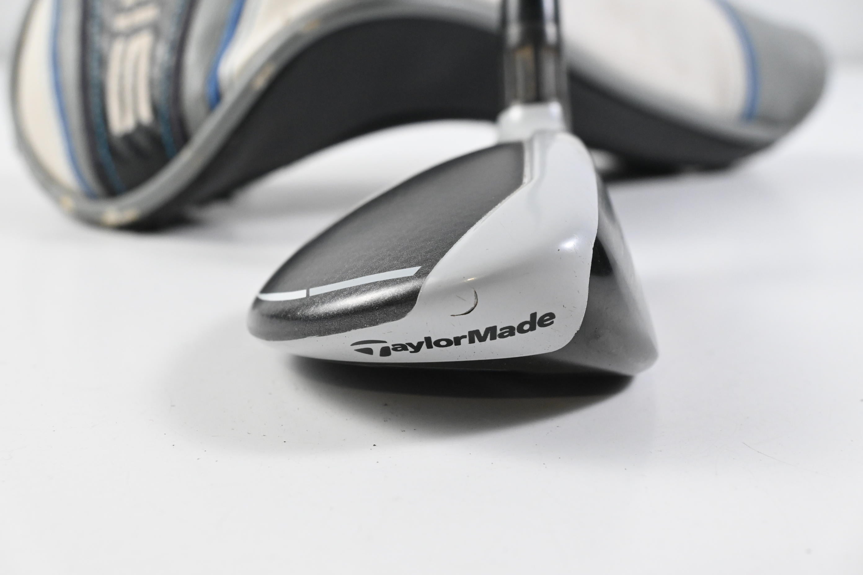 Taylormade SIM Max #3 Hybrid / 19 Degree / Stiff Flex Fujikura Ventus Blue 7 Shaft