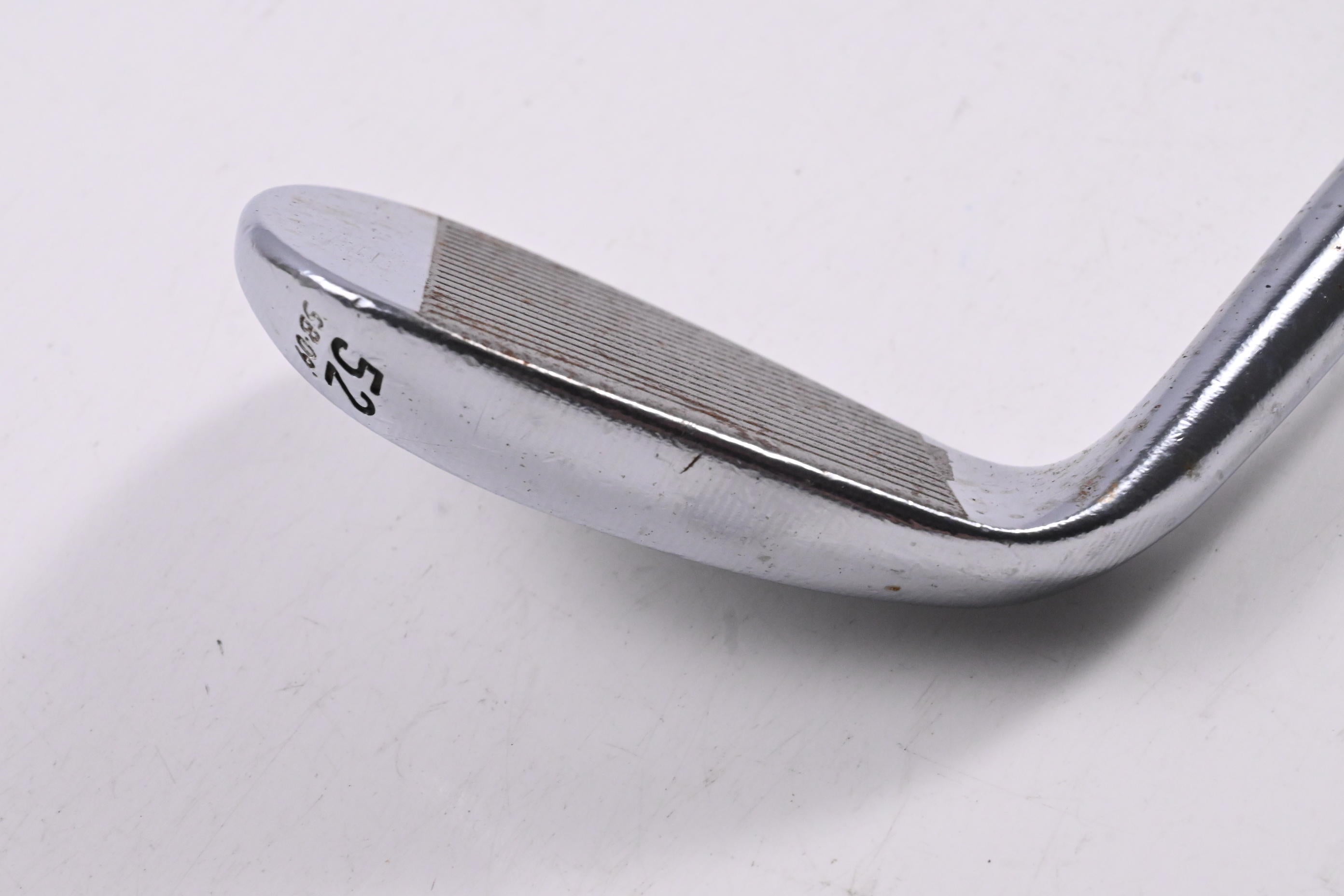 Taylormade Milled Grind 2 Gap Wedge / 52 Degree / Stiff Flex Dynamic Gold 105