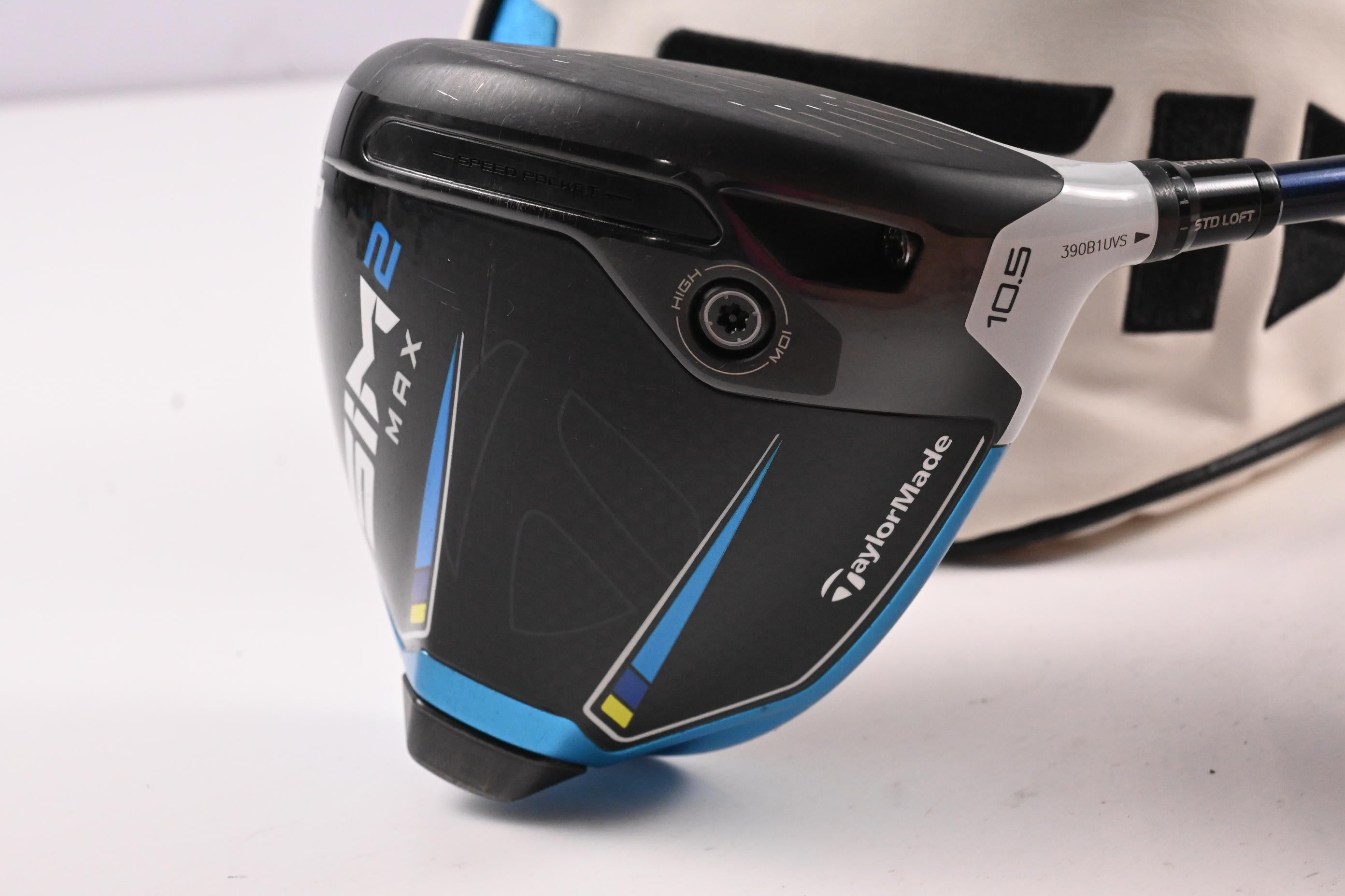 Taylormade SIM2 Max Driver / 10.5 Degree / Regular Flex Fujikura Ventus Blue 5