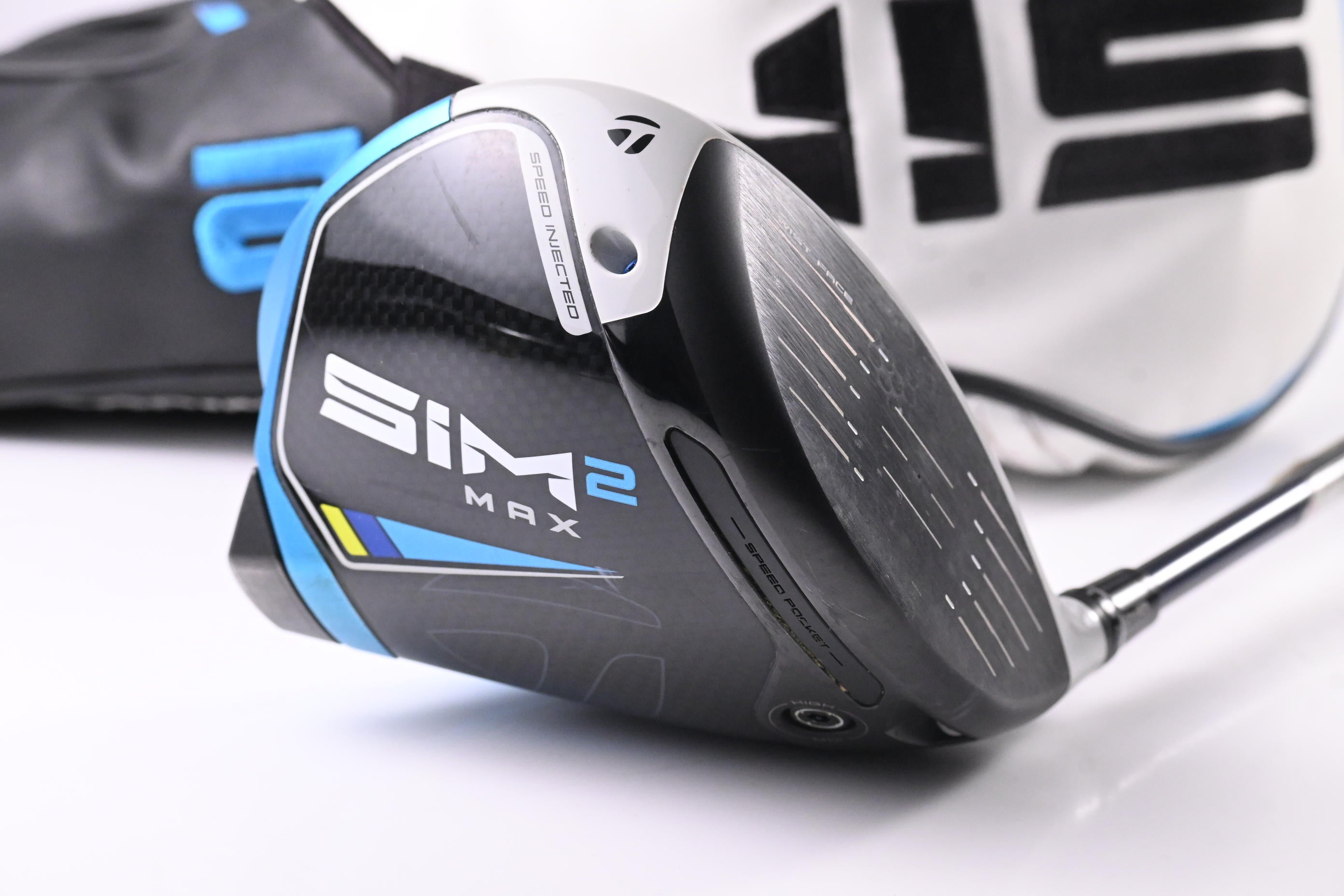 Taylormade SIM2 Driver / 10.5 Degree / Regular Flex Fujikura Ventus Blue 5 Shaft