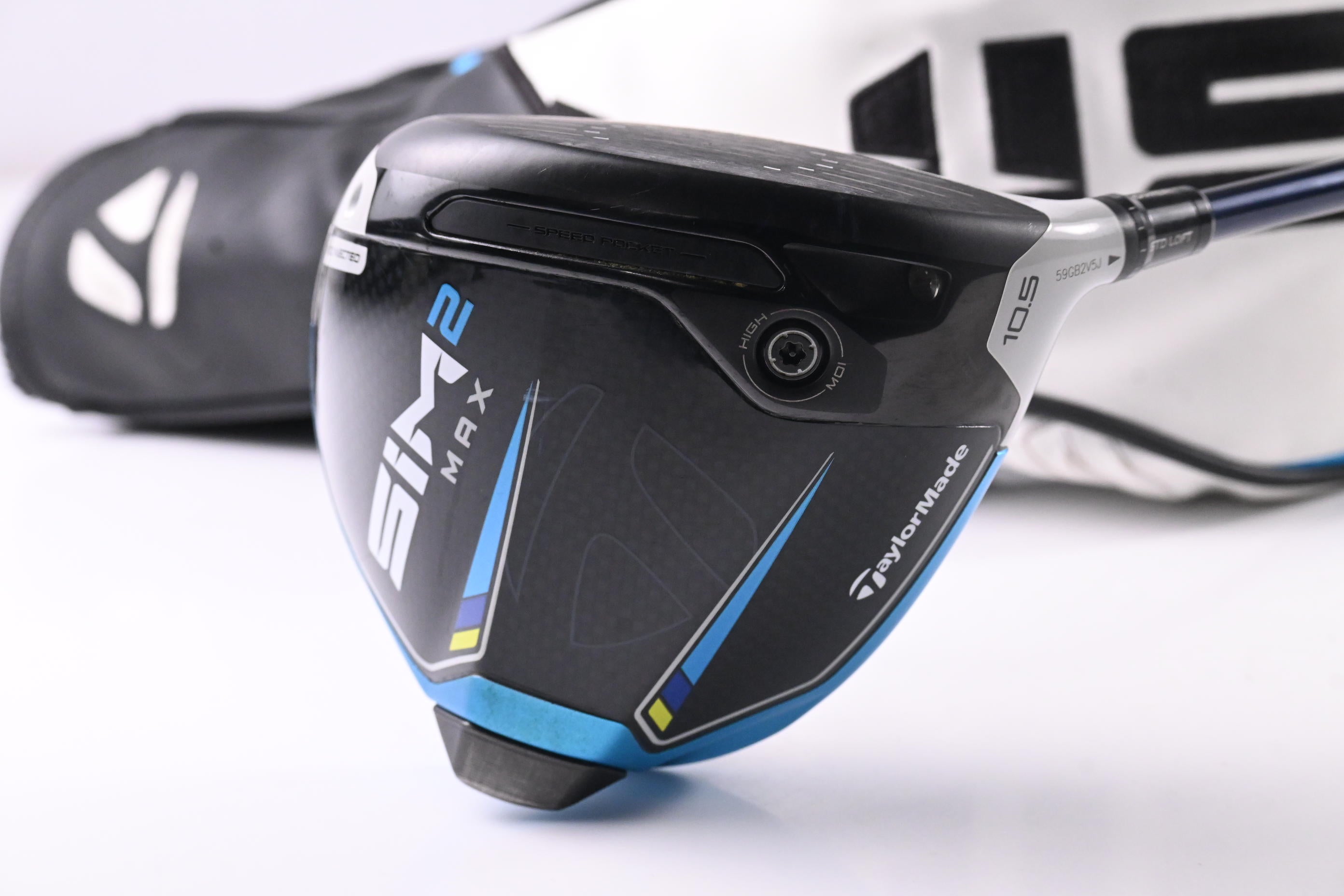 Taylormade SIM2 Driver / 10.5 Degree / Regular Flex Fujikura Ventus Blue 5 Shaft