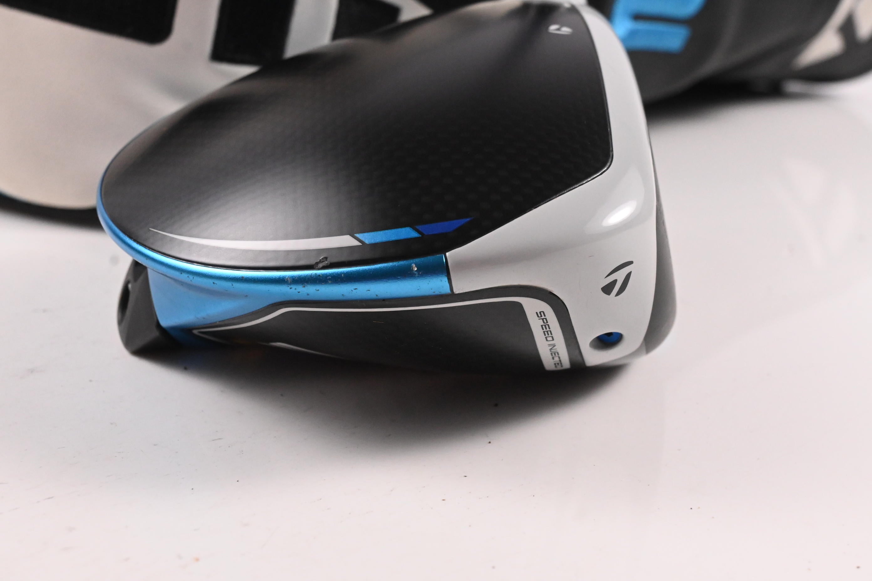 Taylormade SIM2 Max Driver / 10.5 Degree / Regular Flex Fujikura Ventus Blue 5